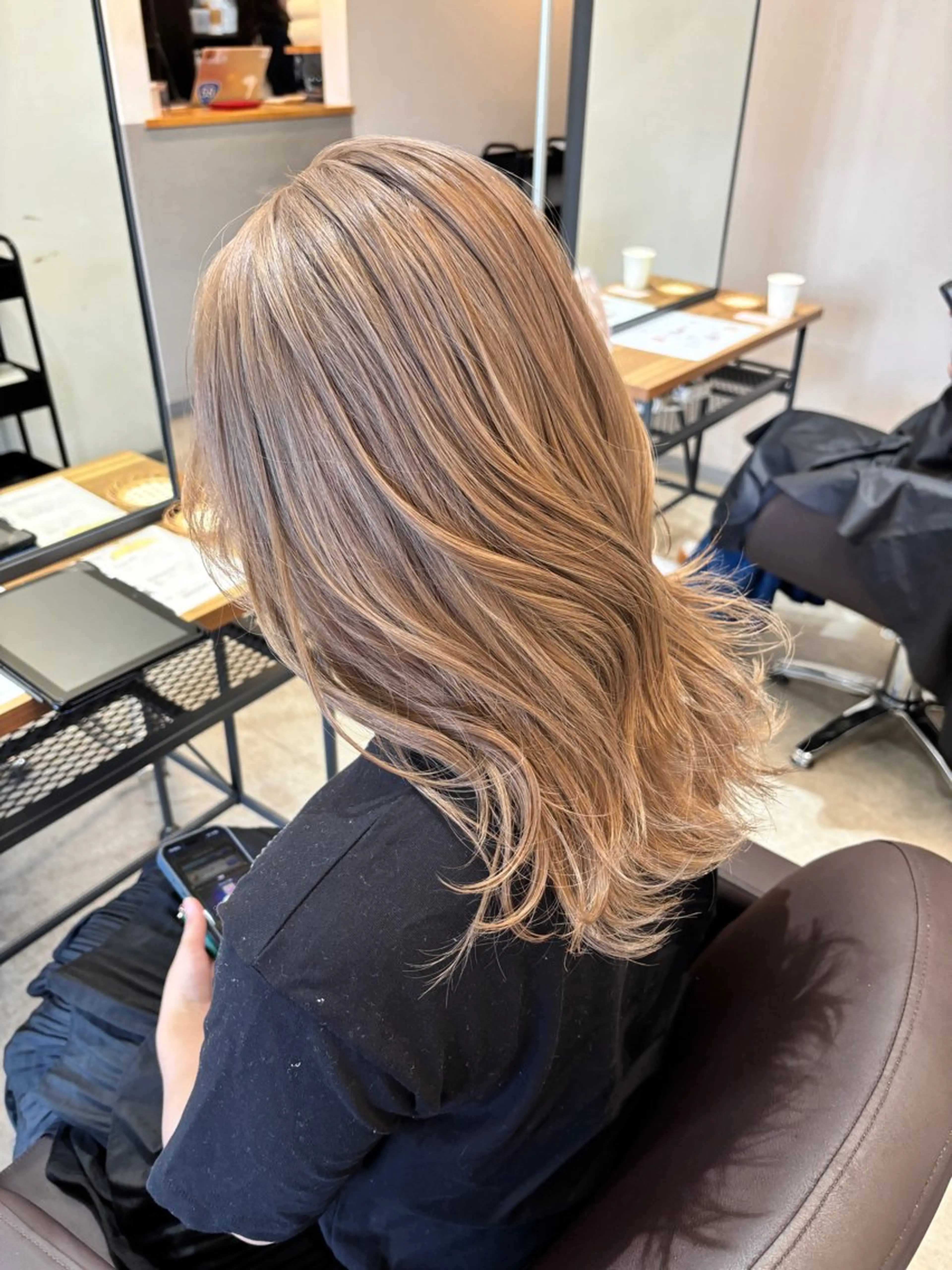 ミディアム ヘアカラー ブリーチカラー🤍 髪質改善🌟のヘアスタイル