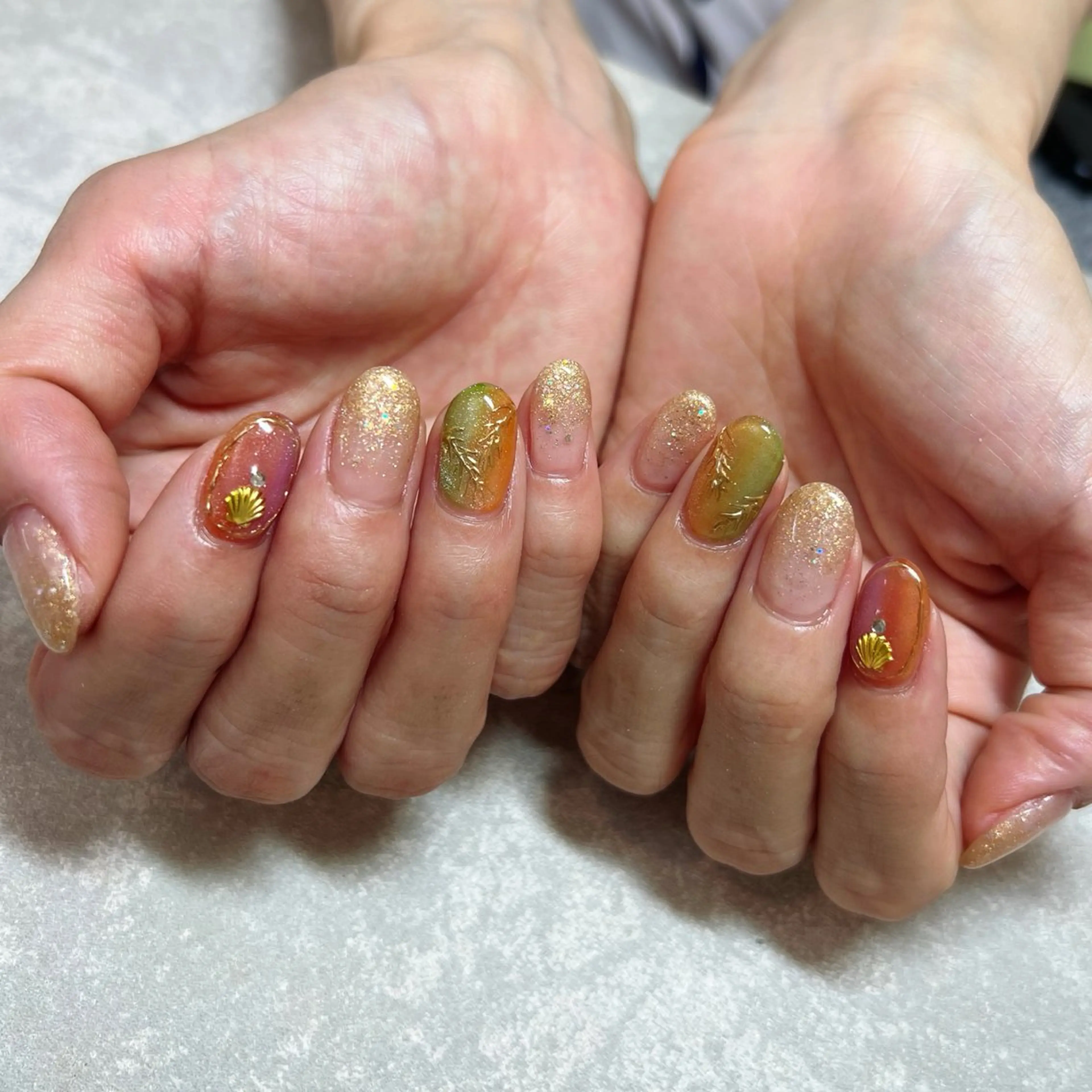 ネイル ゴールド グリーン ラメ(グリッター) オレンジ ルミエナ銀座 KATAOKAのネイルデザイン