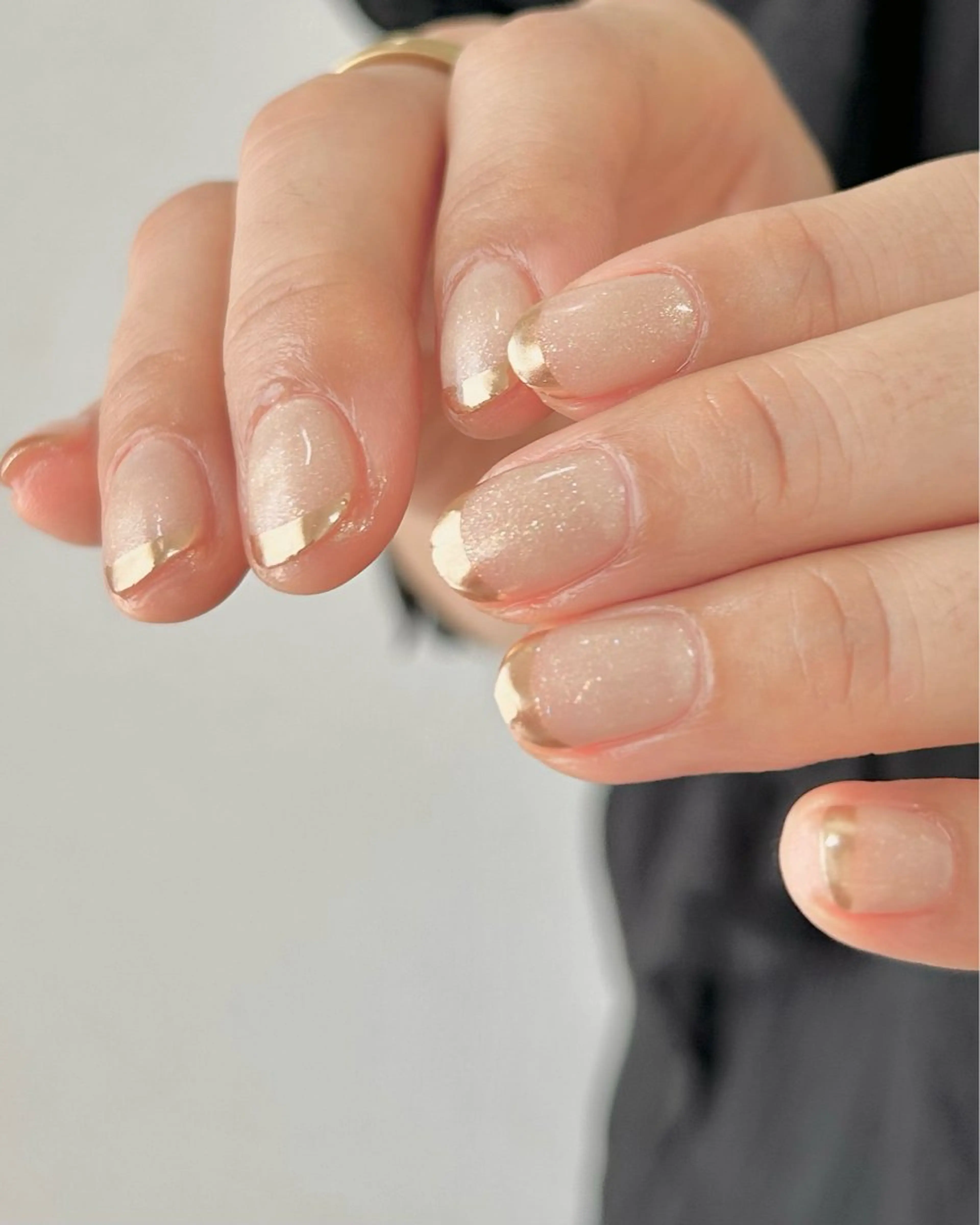 ネイル オーロラネイル ジェルネイル キラキラネイル ニュアンスネイル オフィスネイル 𓂃toi. 儚げnuanceのネイルデザイン