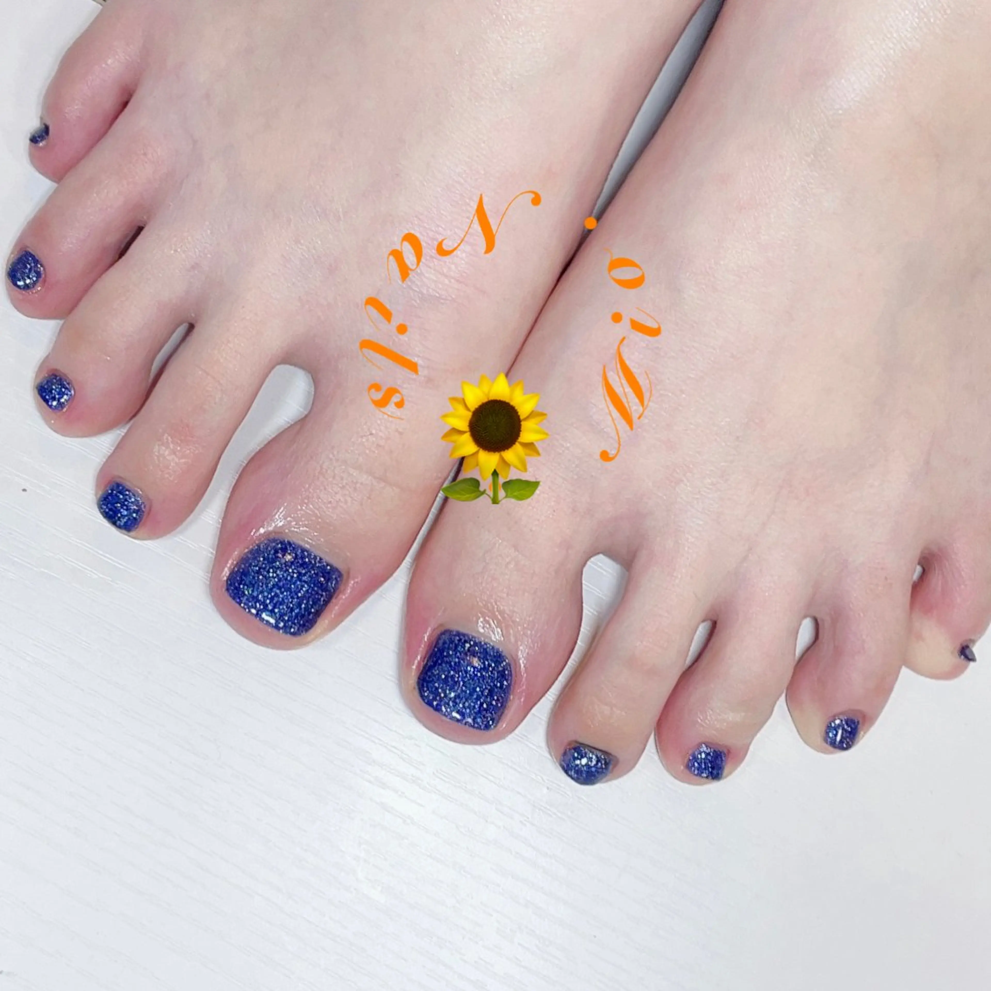 ネイル フットネイル ワンカラーネイル フットネイル .Nails Mio 赤羽西ネイルサロンのネイルデザイン