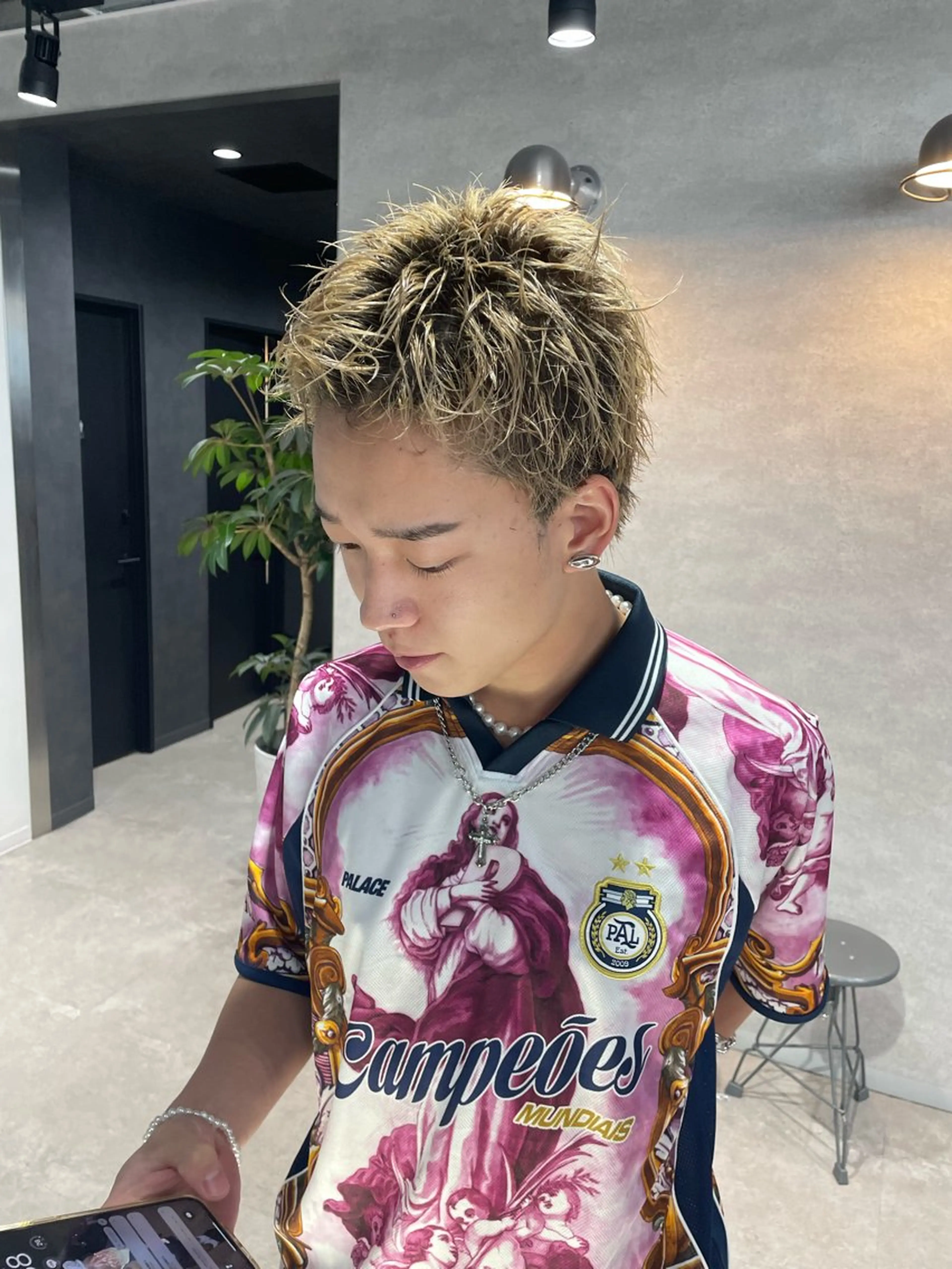 ショート カラー メンズ メンズハイトーン ハイトーンカラー ショートヘア 垢抜けハイトーン☀／ 笑顔の美容師／しゅんのヘアスタイル