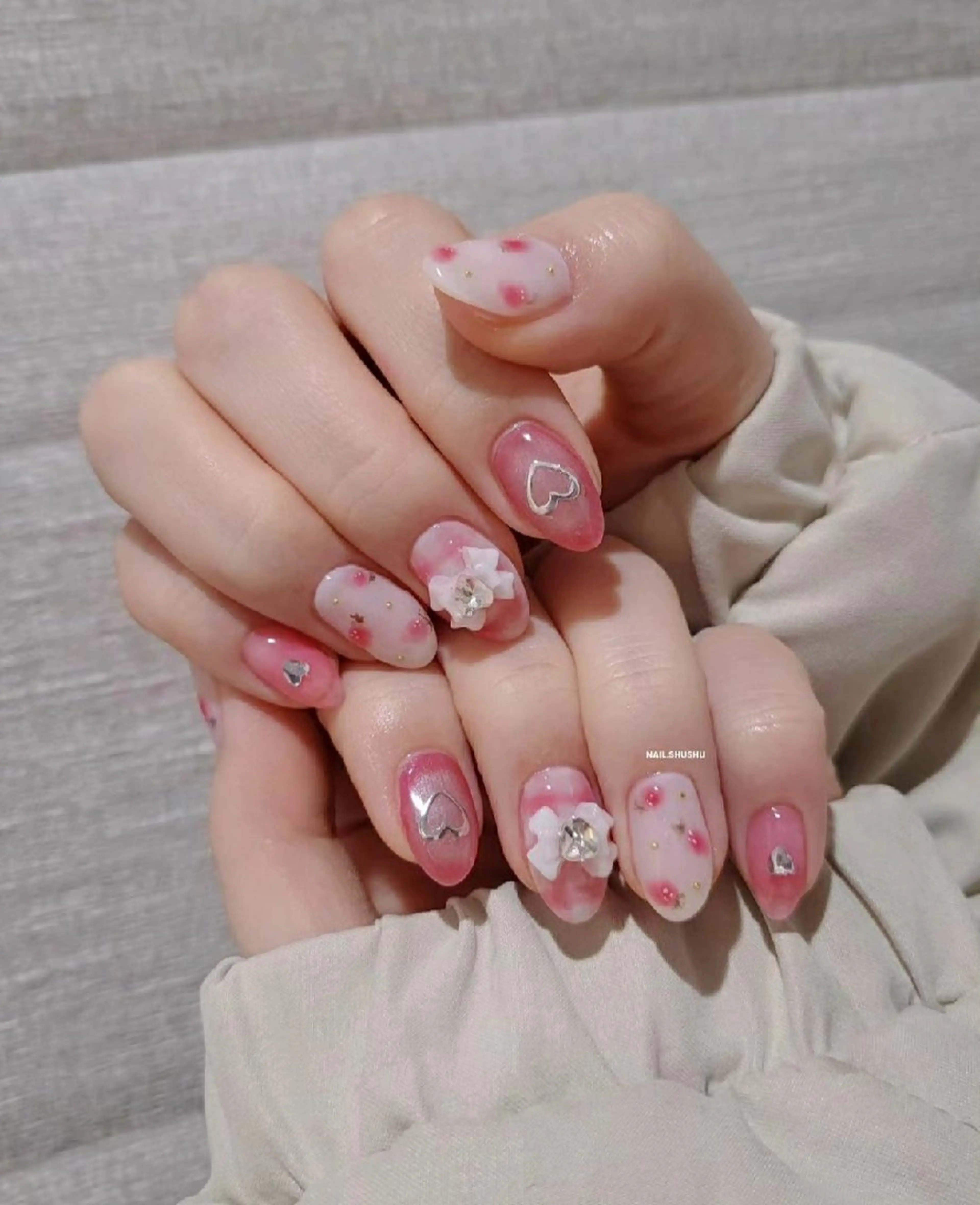 ネイル 持ち込み ニュアンスネイル ワンカラーネイル シンプルネイル 冬ネイル ハンドネイル 3dパーツ/流行り 👧shushu❤️のネイルデザイン