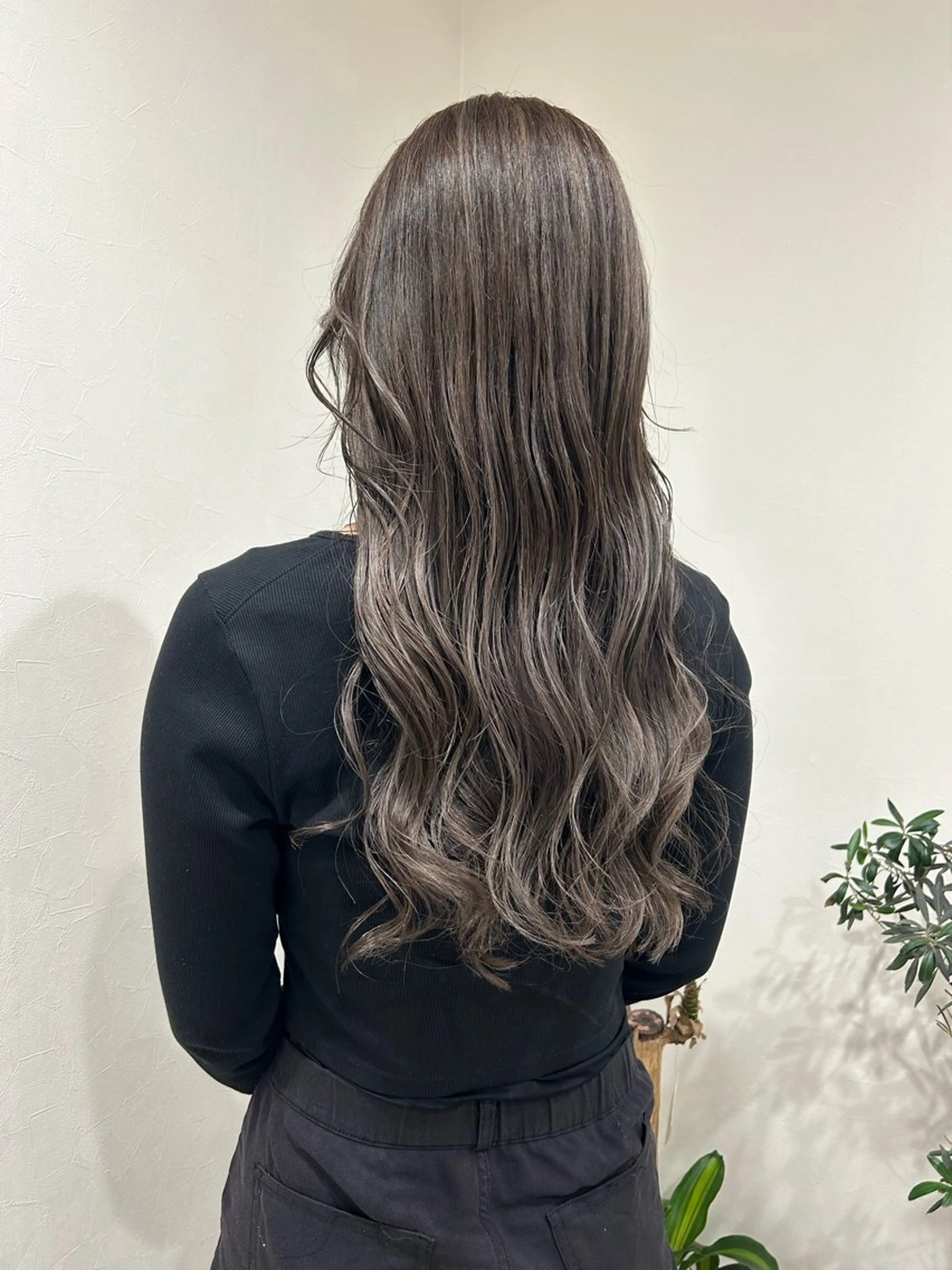 ロング カラー アッシュ アッシュグレー アッシュグレージュ 透明感カラー ダブルカラー ヘアカラー ボブ/ハイトーン 立川loose 下田のヘアスタイル