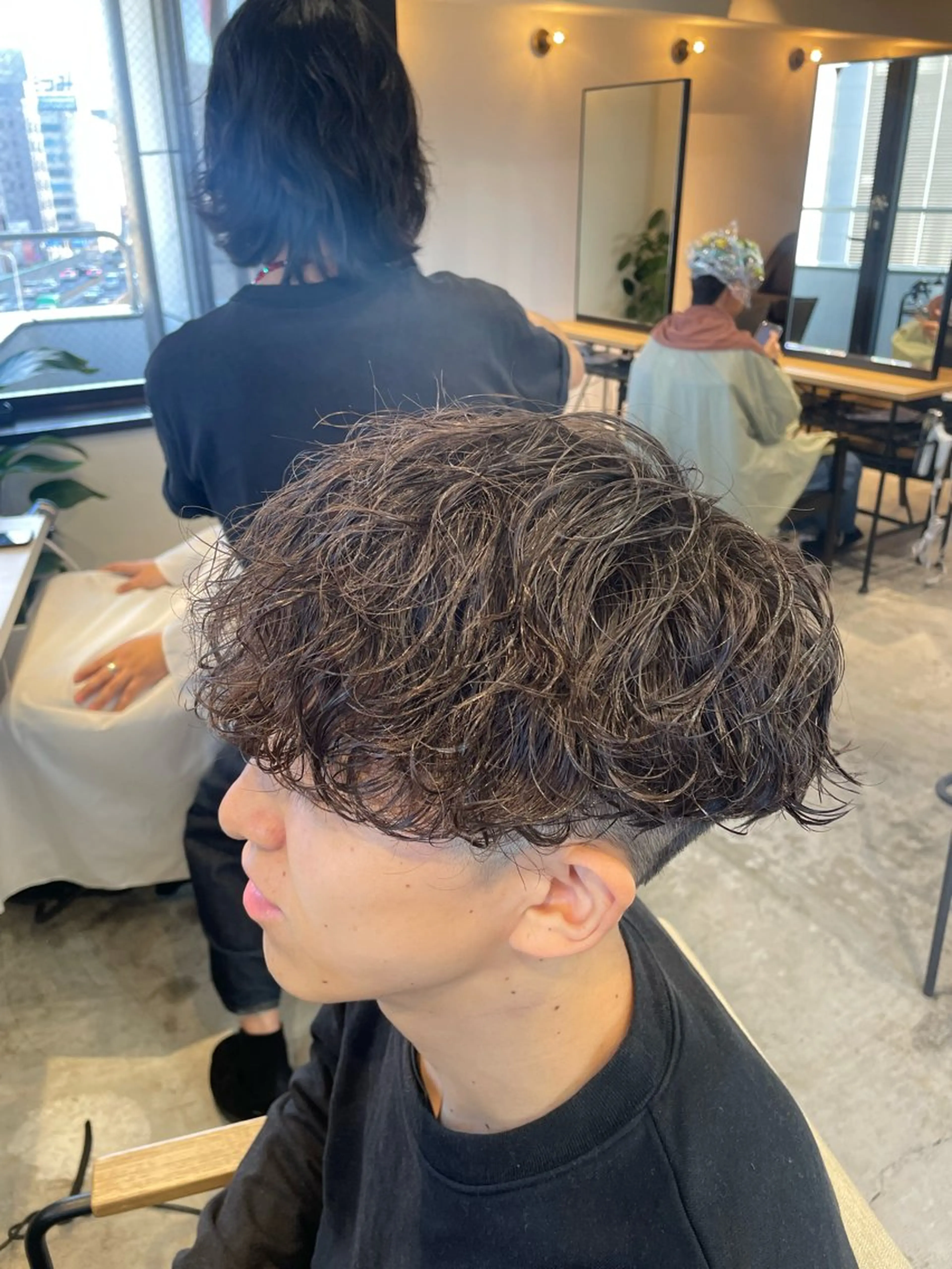 ショート 川副/シャドウ/ 波巻き/メンズパーマのヘアスタイル