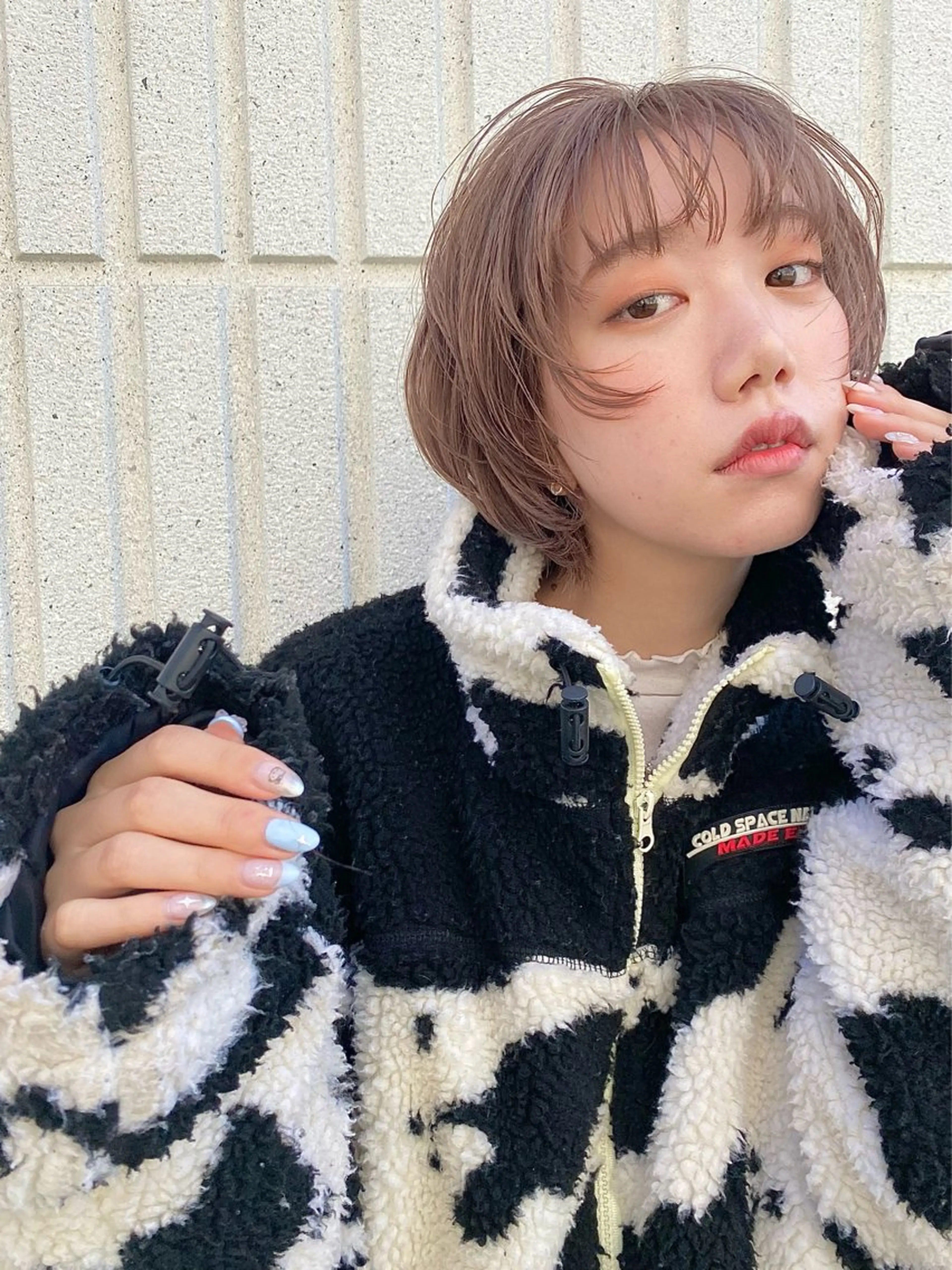 ショート カラー 垢抜け/レイヤー/ ハイトーン/アスナのヘアスタイル