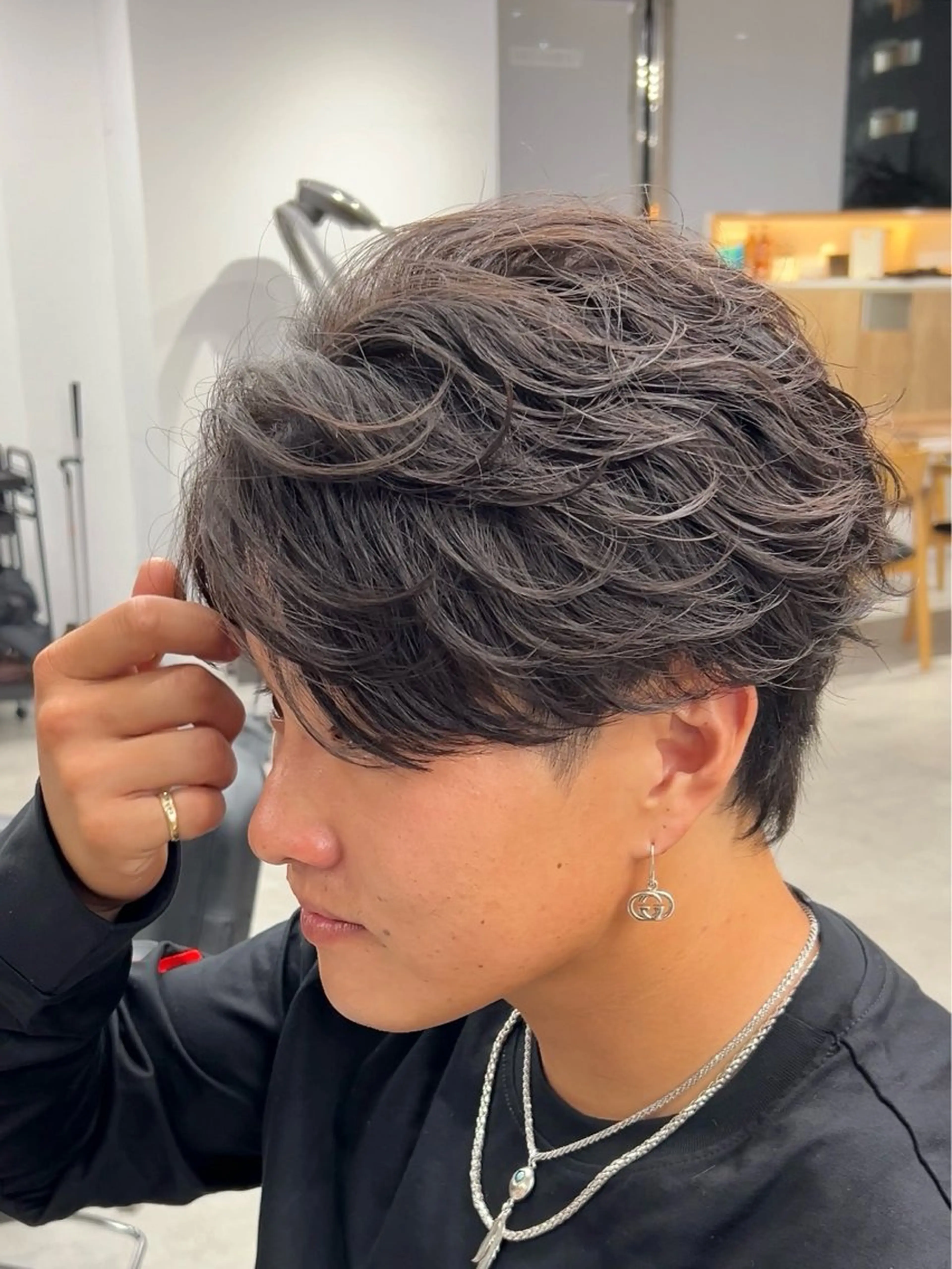 ショート パーマ メンズ センターパート フェザーパーマ メンズパーマ ツイストスパイラルパーマ ニュアンスパーマ カット パーマ メンズパーマ/ 新潟駅/佐藤裕のヘアスタイル