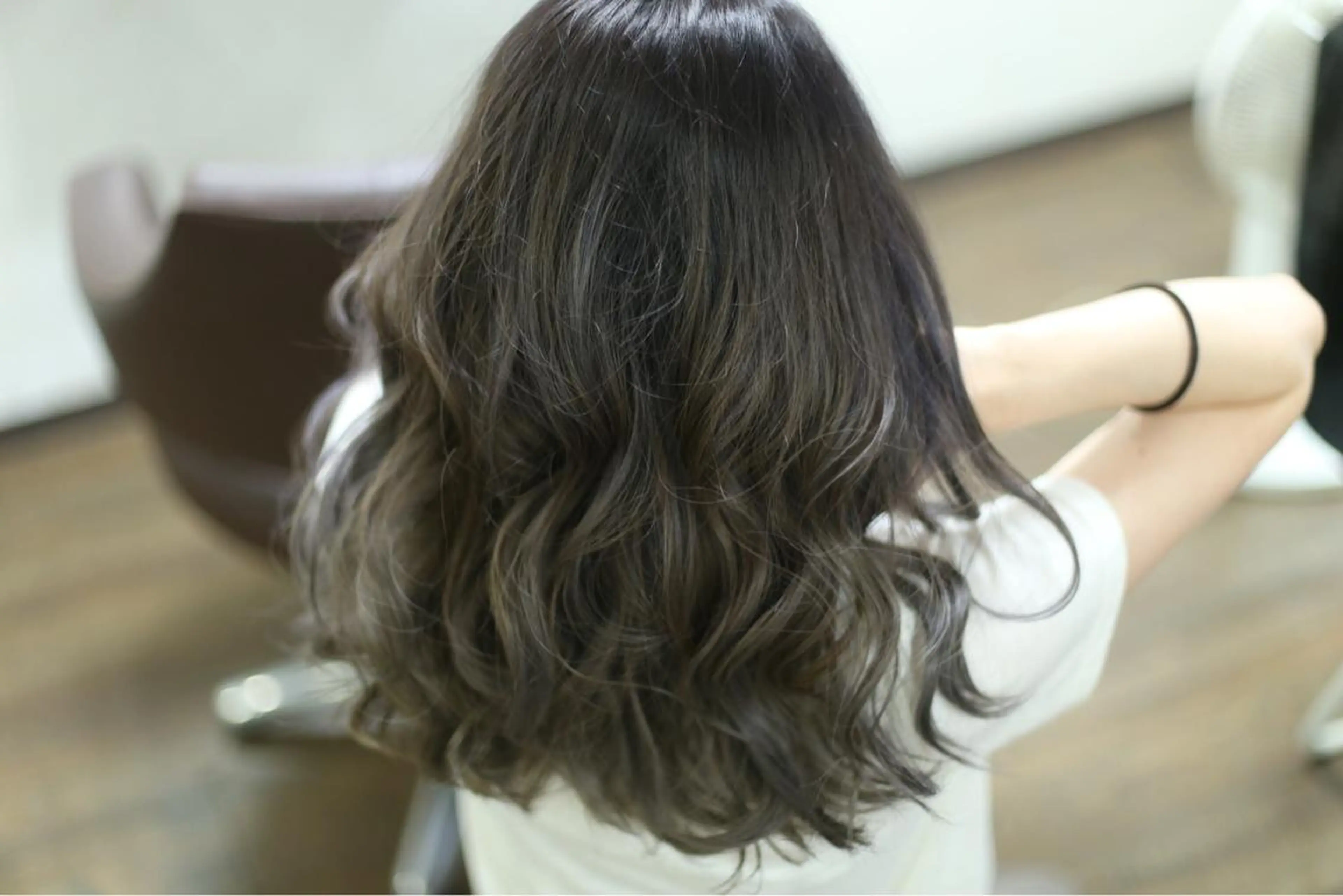 ミディアム ヘアーズベリー 藤本のヘアスタイル