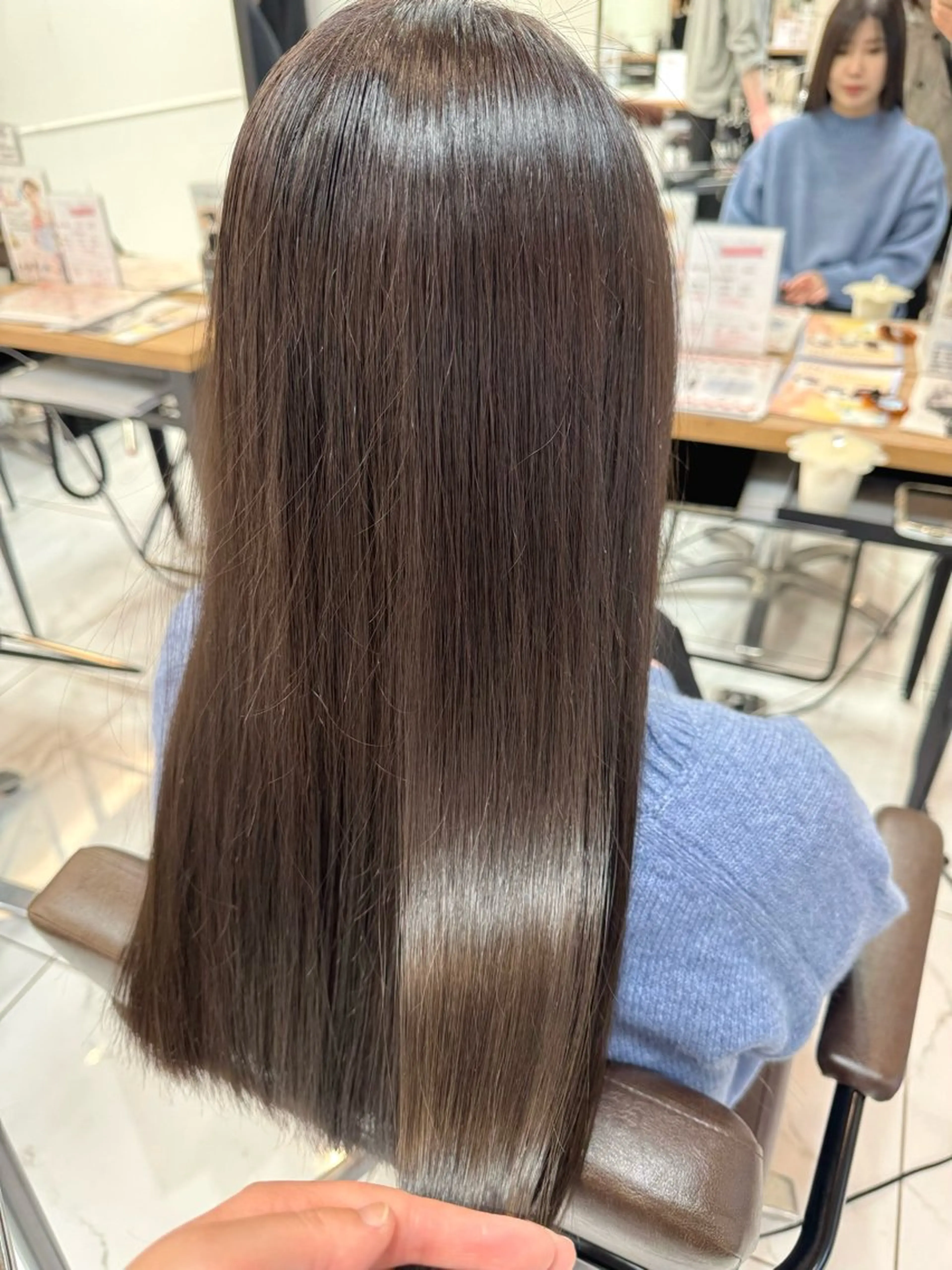 カラー 八木 菜美のヘアスタイル