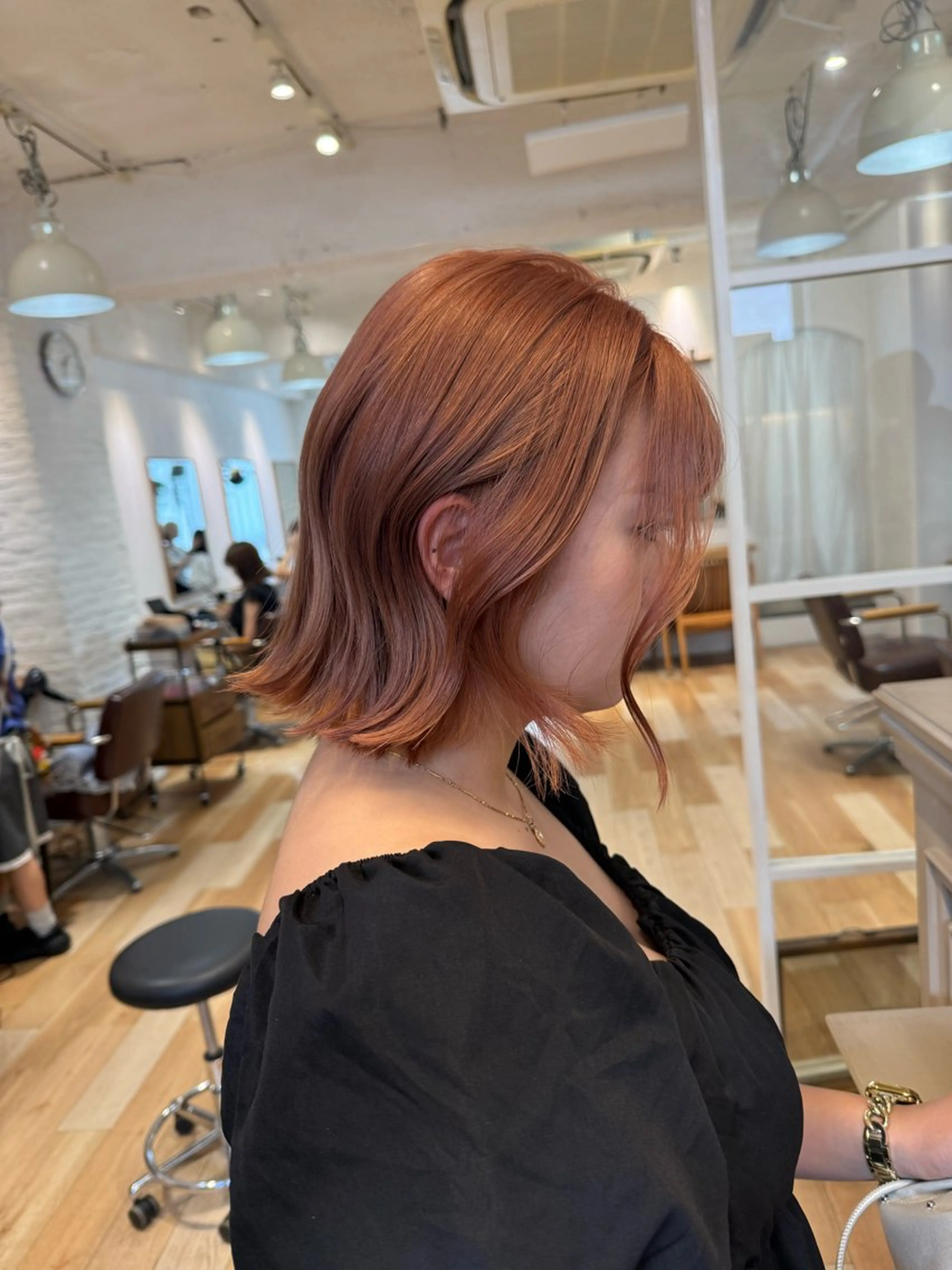 ショート カラー ミルクティー× グレージュMOMOのヘアスタイル