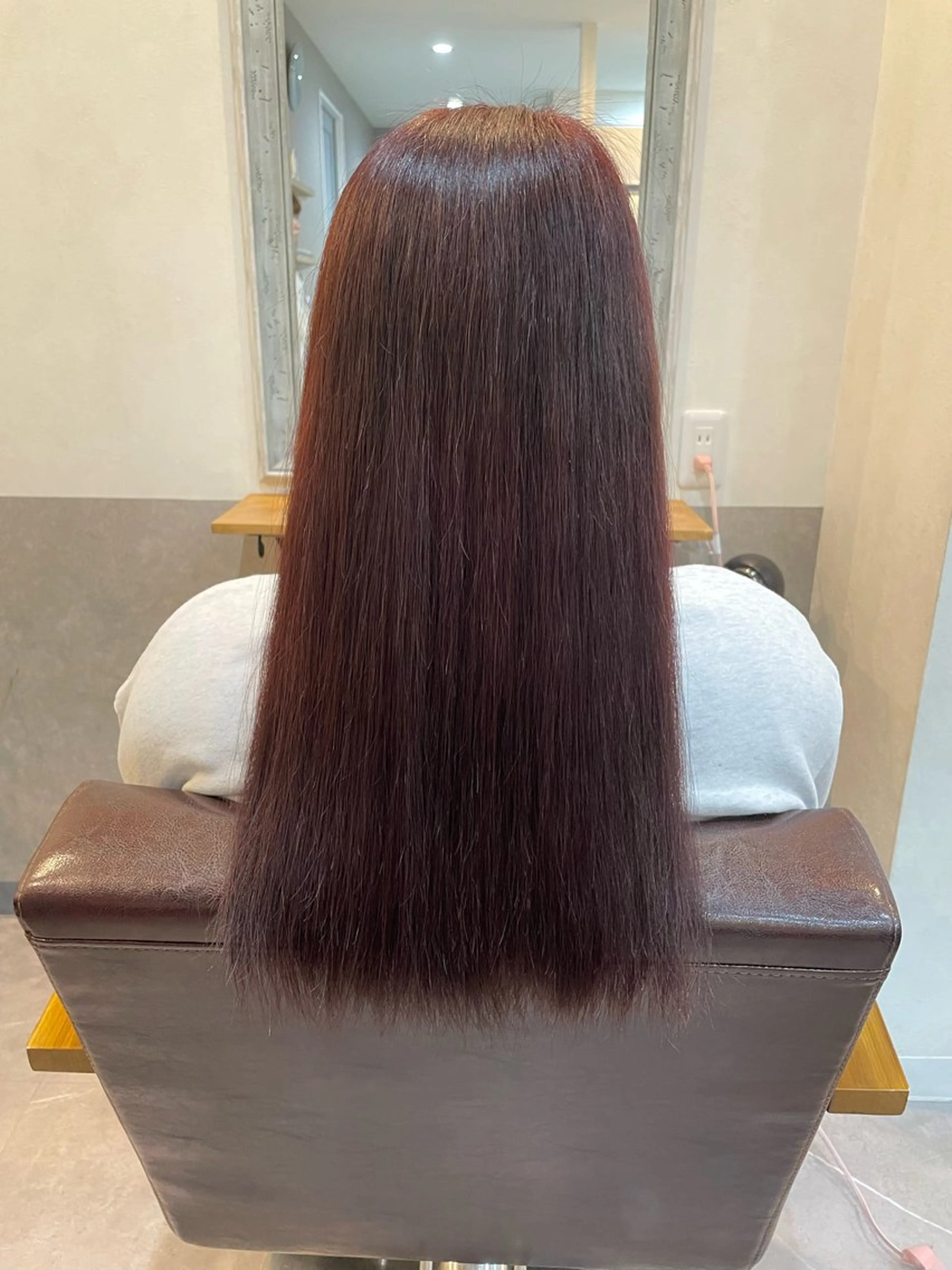 ロング カラー ブラウンカラー レッドカラー レッドブラウン ヘアケア専門店 Nerine 松戸店所属・近澤 佑香のヘアスタイル