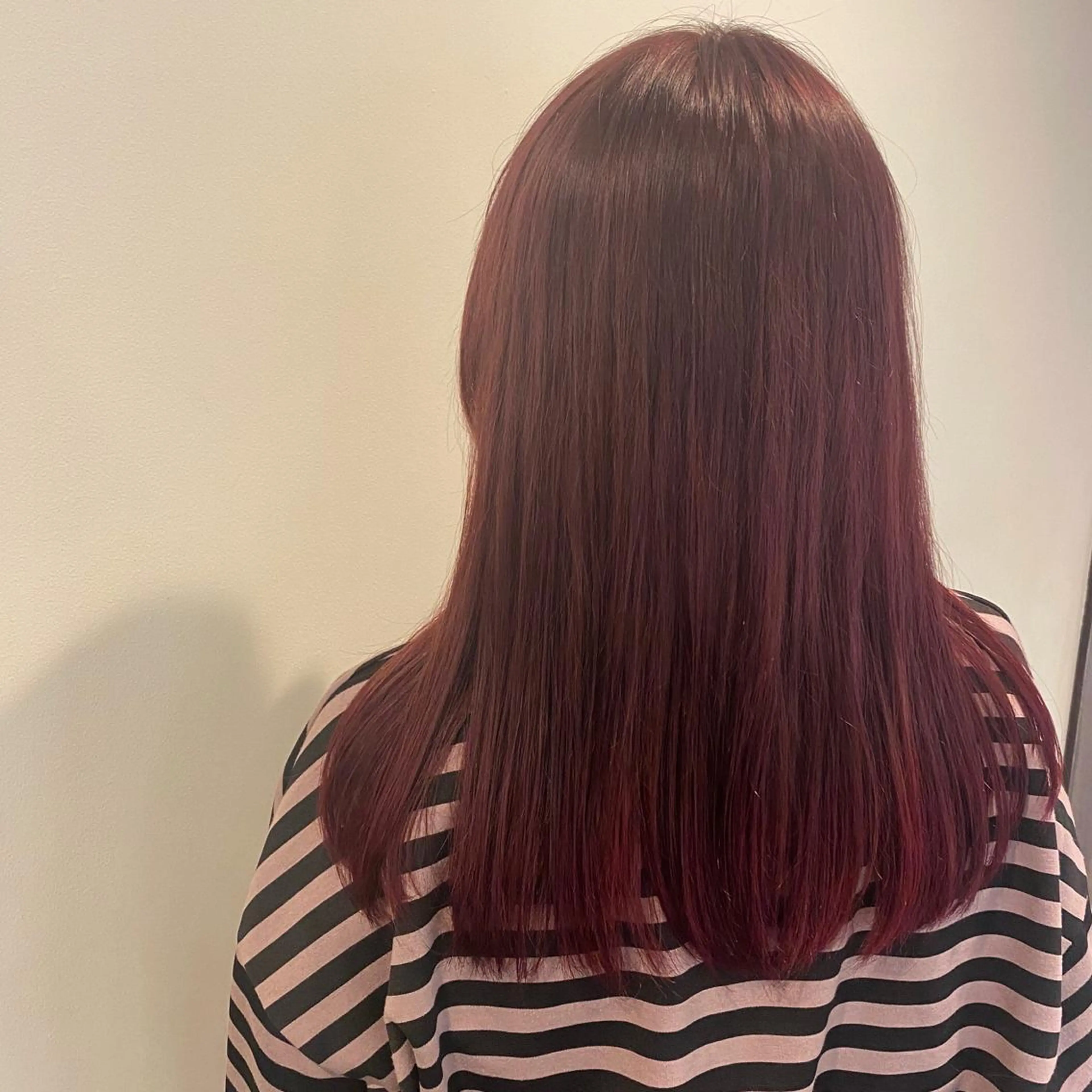 カラー ブリーチ レッドカラー バイオレットカラー sava所属・🌈ケアブリーチ🌈 おぐまなつきのヘアスタイル