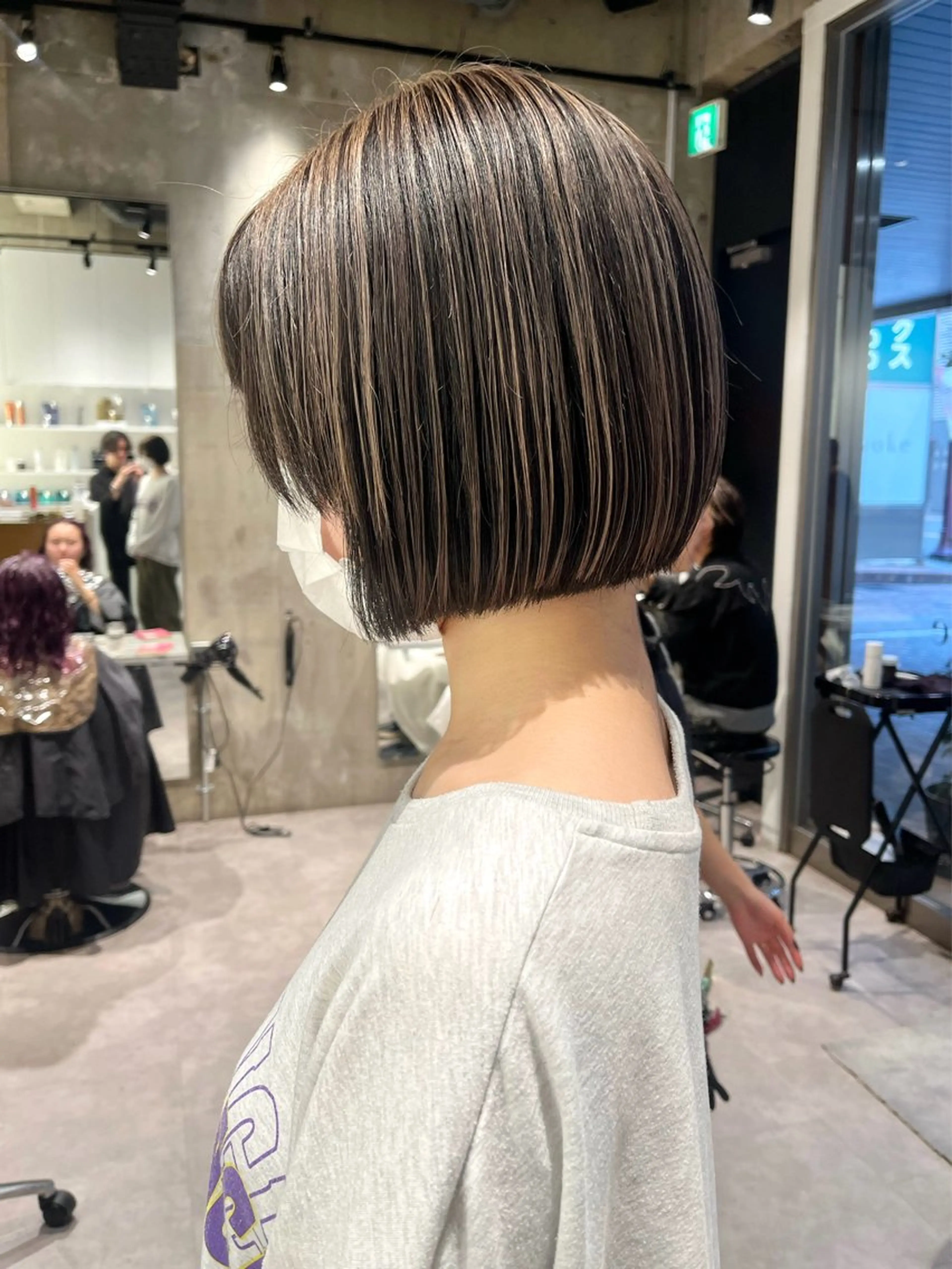 ミディアム カラー iLi所属・iLi 《イリ》のヘアスタイル