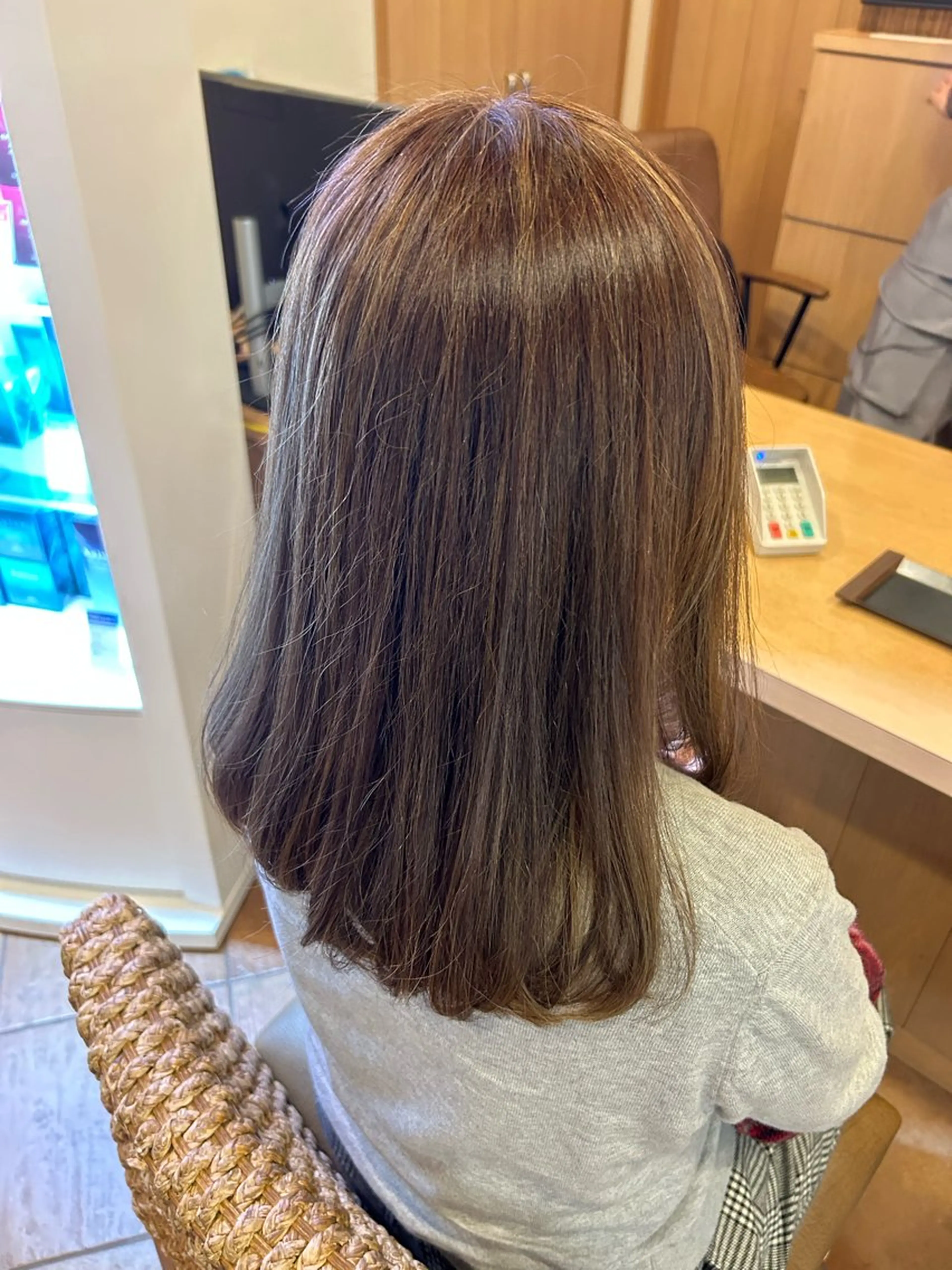 セミロング ハイライト ヘアルームflat・ Rena🌼ྀིのヘアスタイル