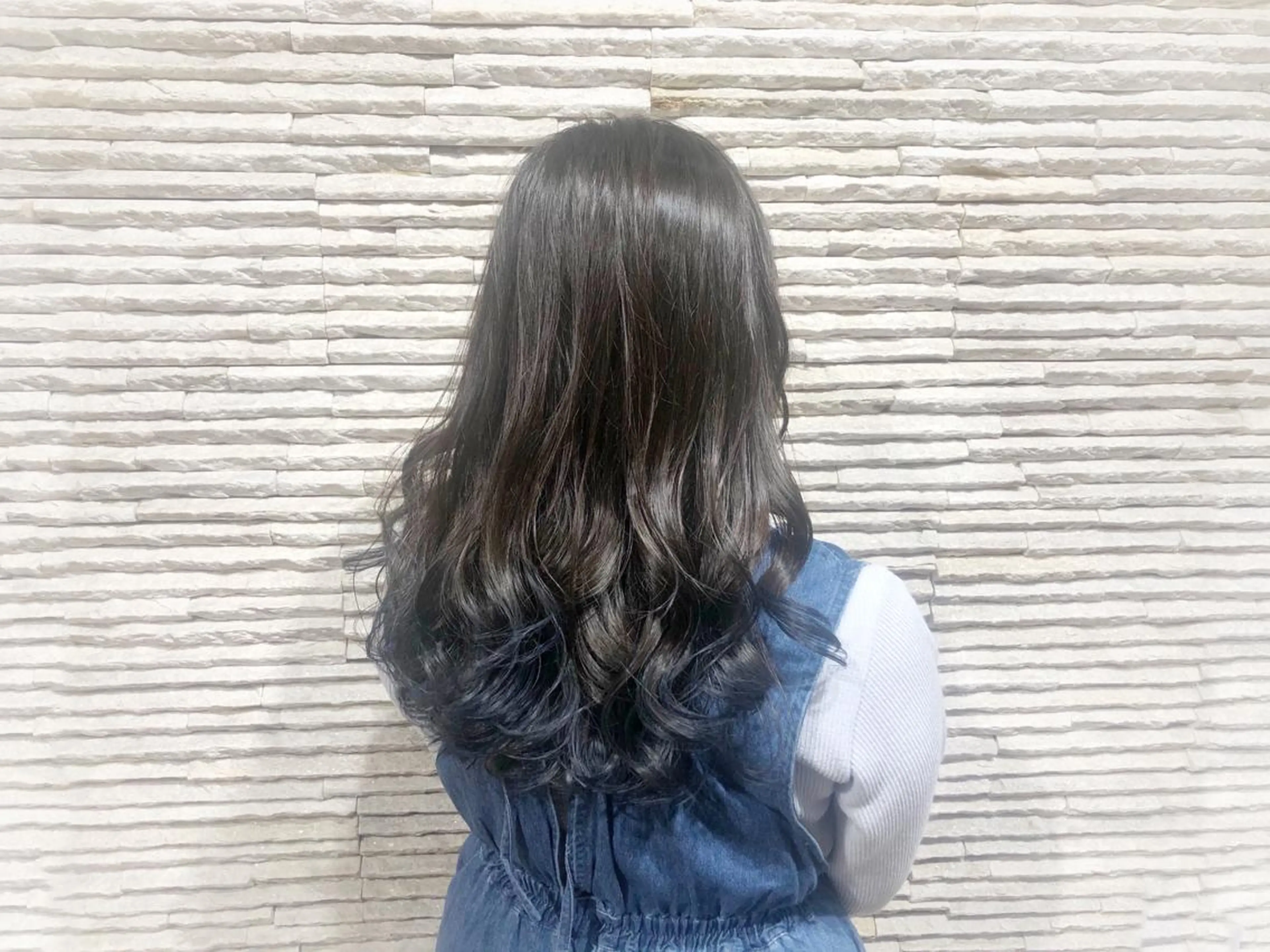 セミロング カラー ヘアアレンジ ヘアカラー 嶋田 ゆきのヘアスタイル