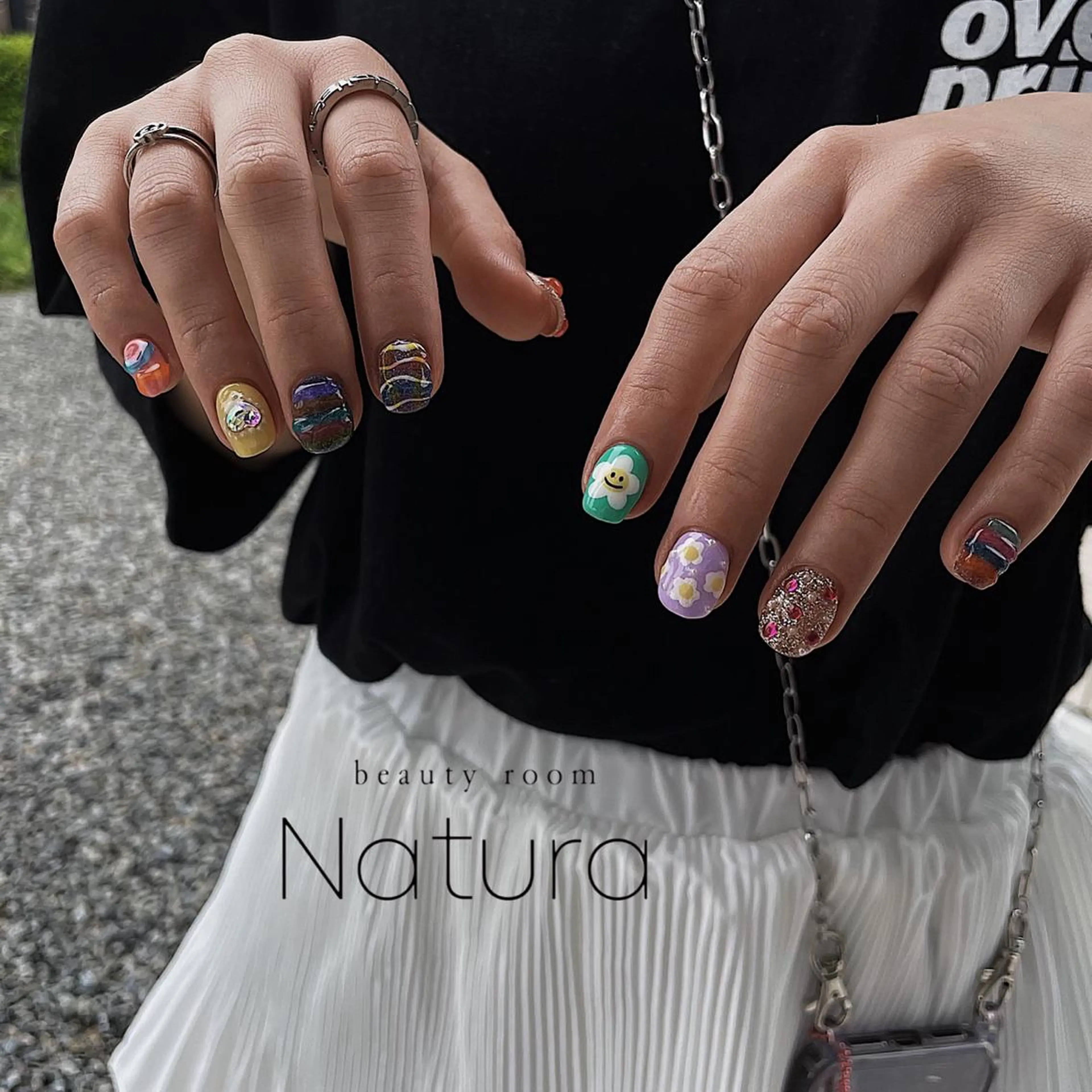 ネイル マツエク・マツパ アイブロウ ハンドネイル beautyroom Naturaのネイルデザイン