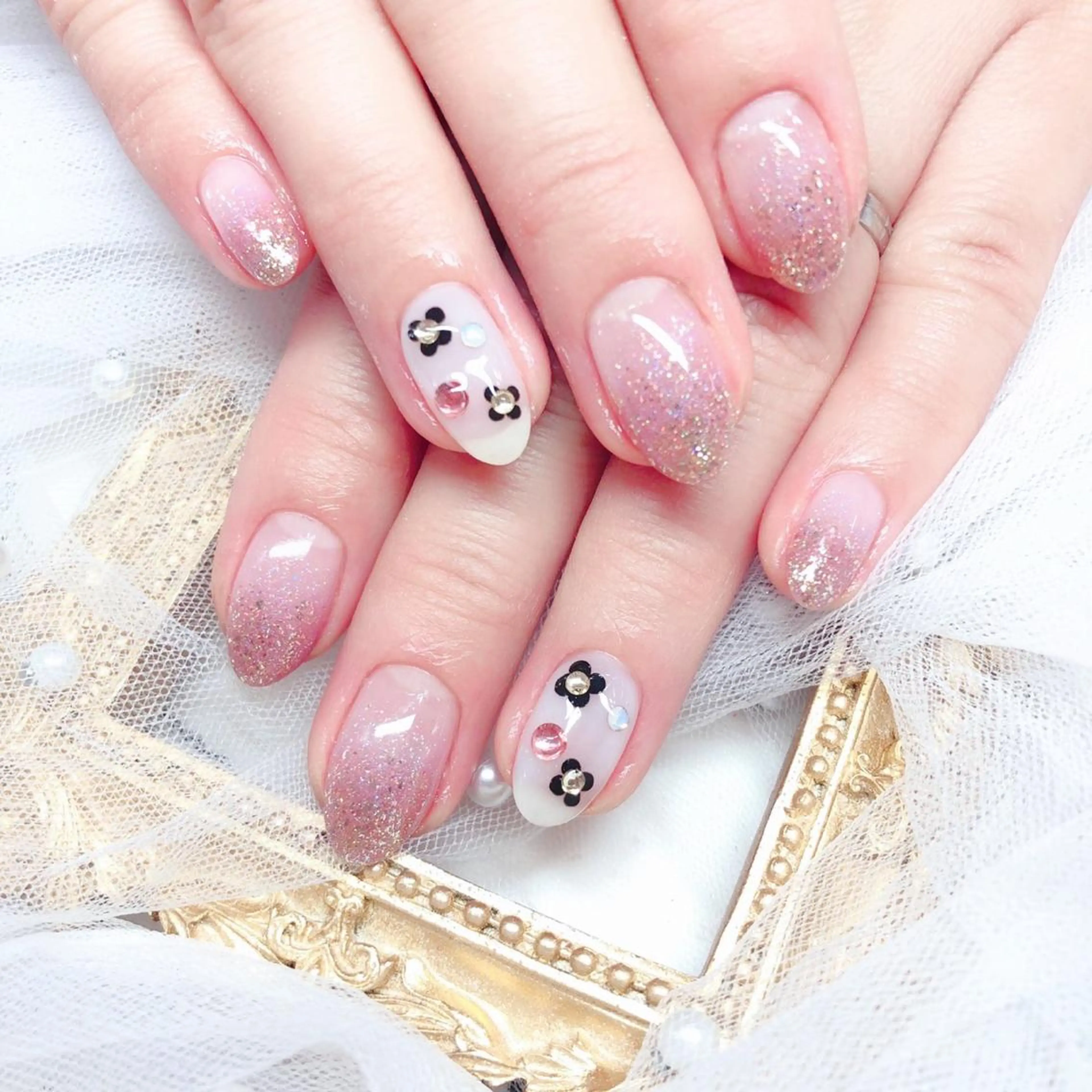 ネイル ハンドネイル マジックミラー所属・マジック ミラーのネイルデザイン