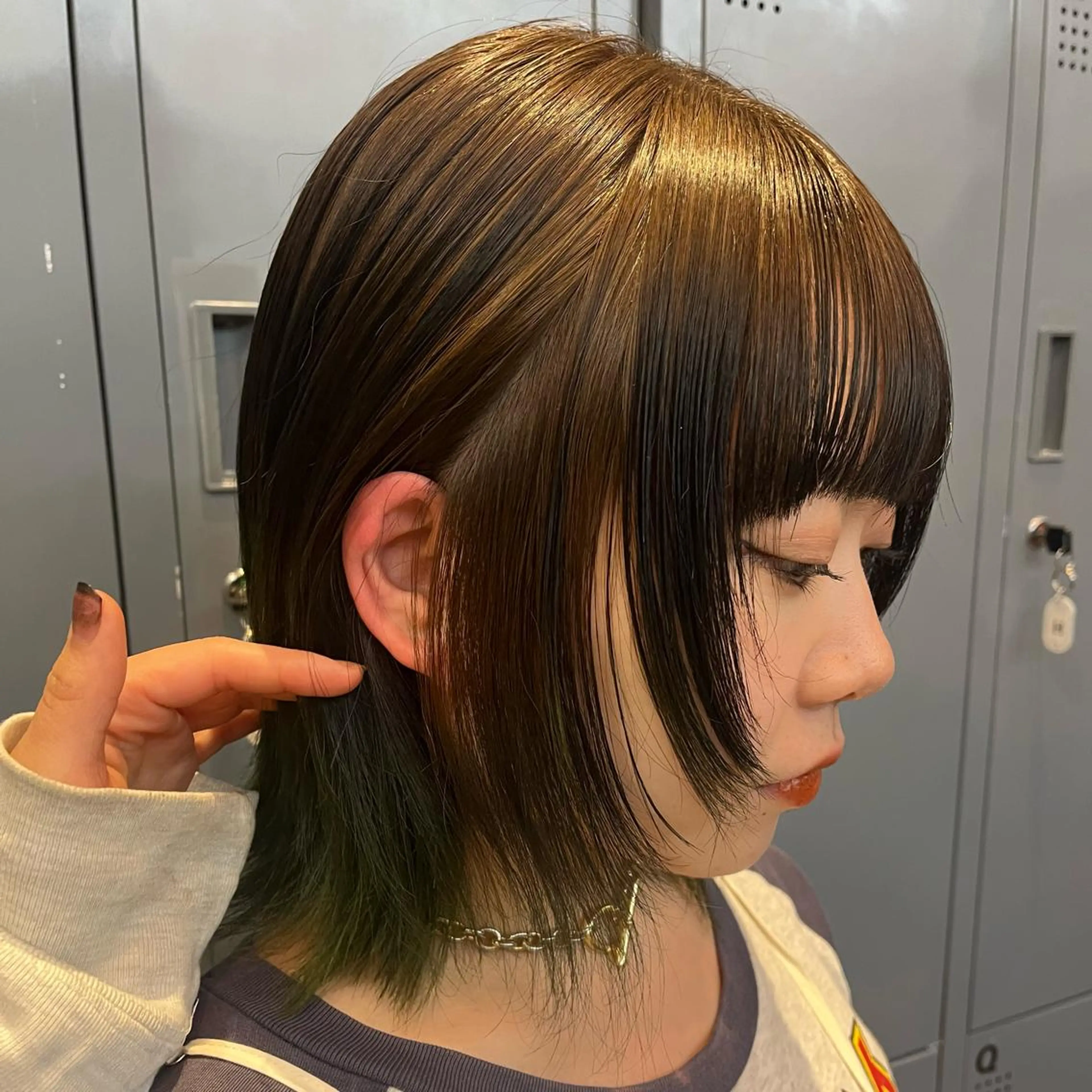 ショート カラー ベージュカラー オリーブベージュ ボブハイトーン🦖 デザインMAMIのヘアスタイル