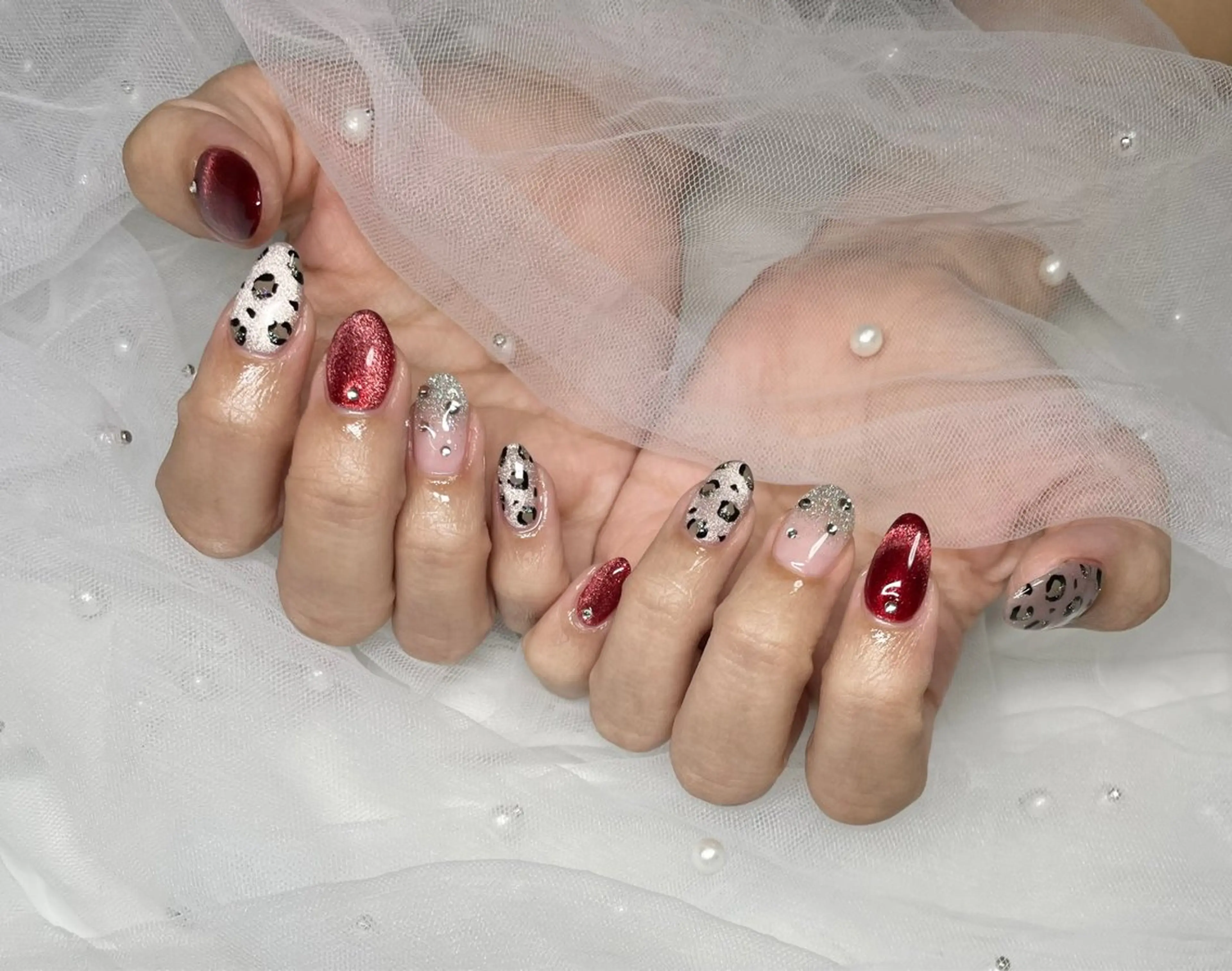 ネイル アニマル柄 フラッシュネイル 赤色 ハンドネイル 🦋 Rina🦋のネイルデザイン