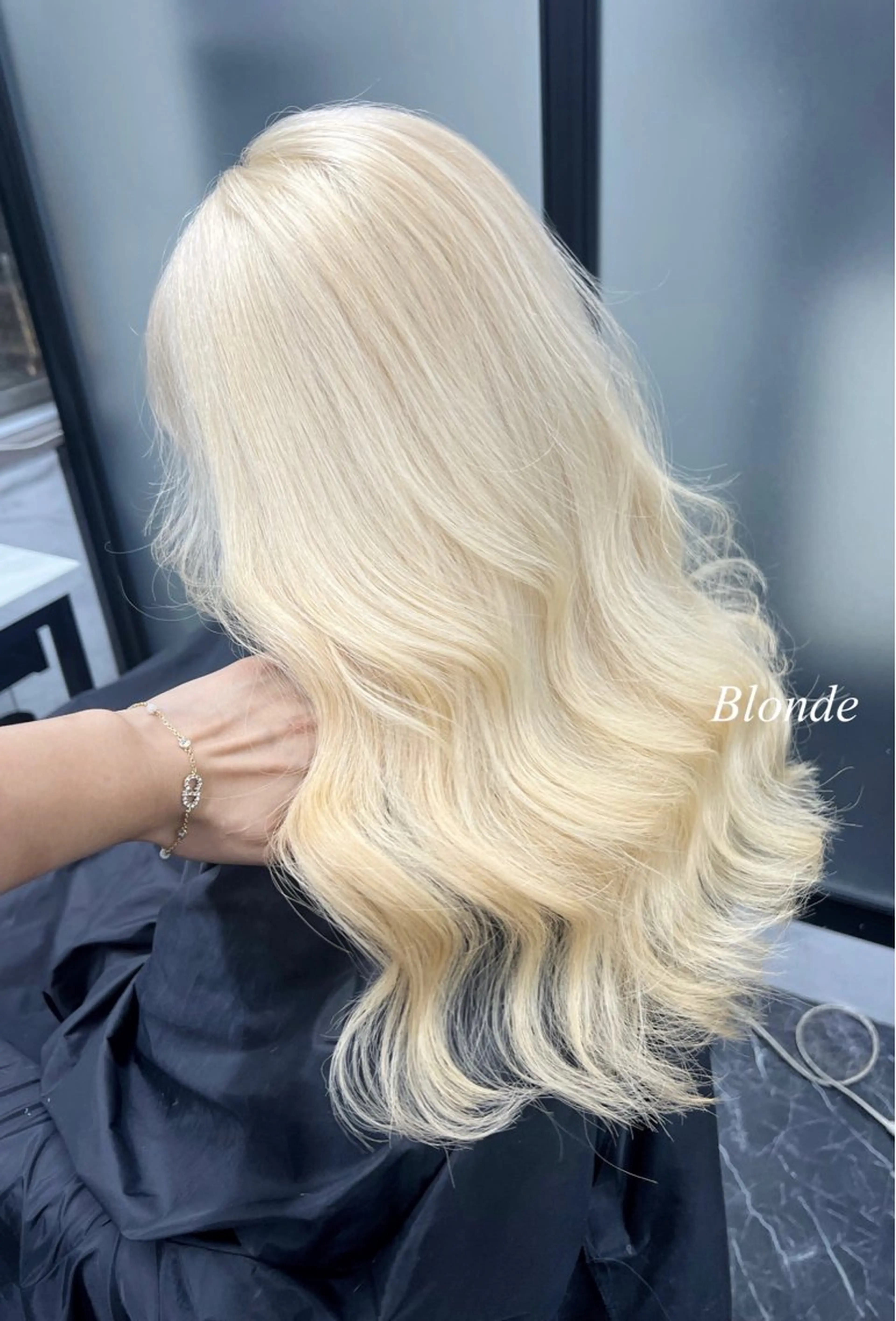 セミロング カラー シールエクステ ハイトーンカラー エクステ ヘアカラー トリートメント シールエクステ特化 ハイトーン、NANAのヘアスタイル