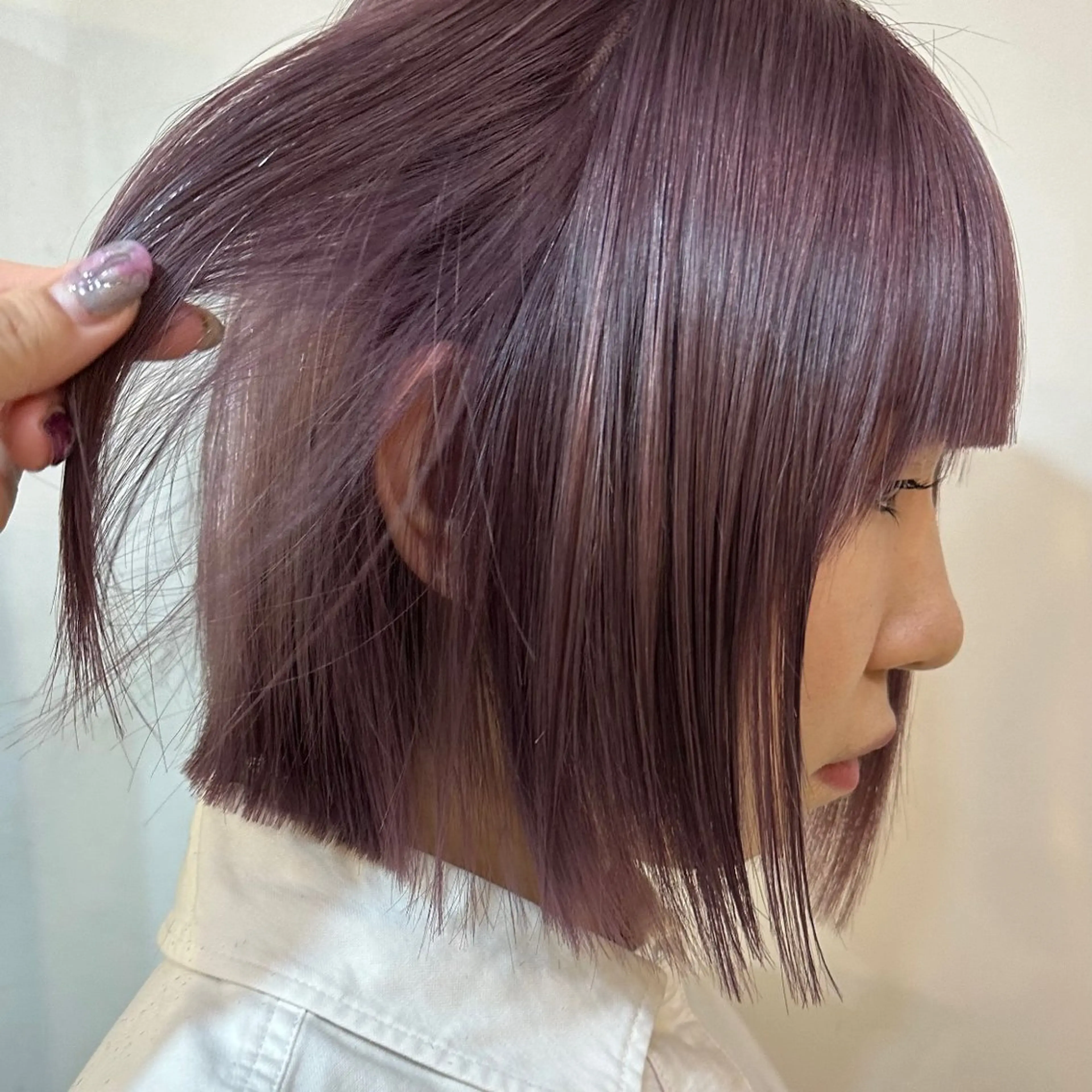 ミディアム カラー ブリーチ ケアブリーチ ハイトーンカラー ピンクカラー ボブ カット ヘアカラー トリートメント Aust hair Stella新宿所属・Yuki☺︎パーマ レイヤーカットのヘアスタイル