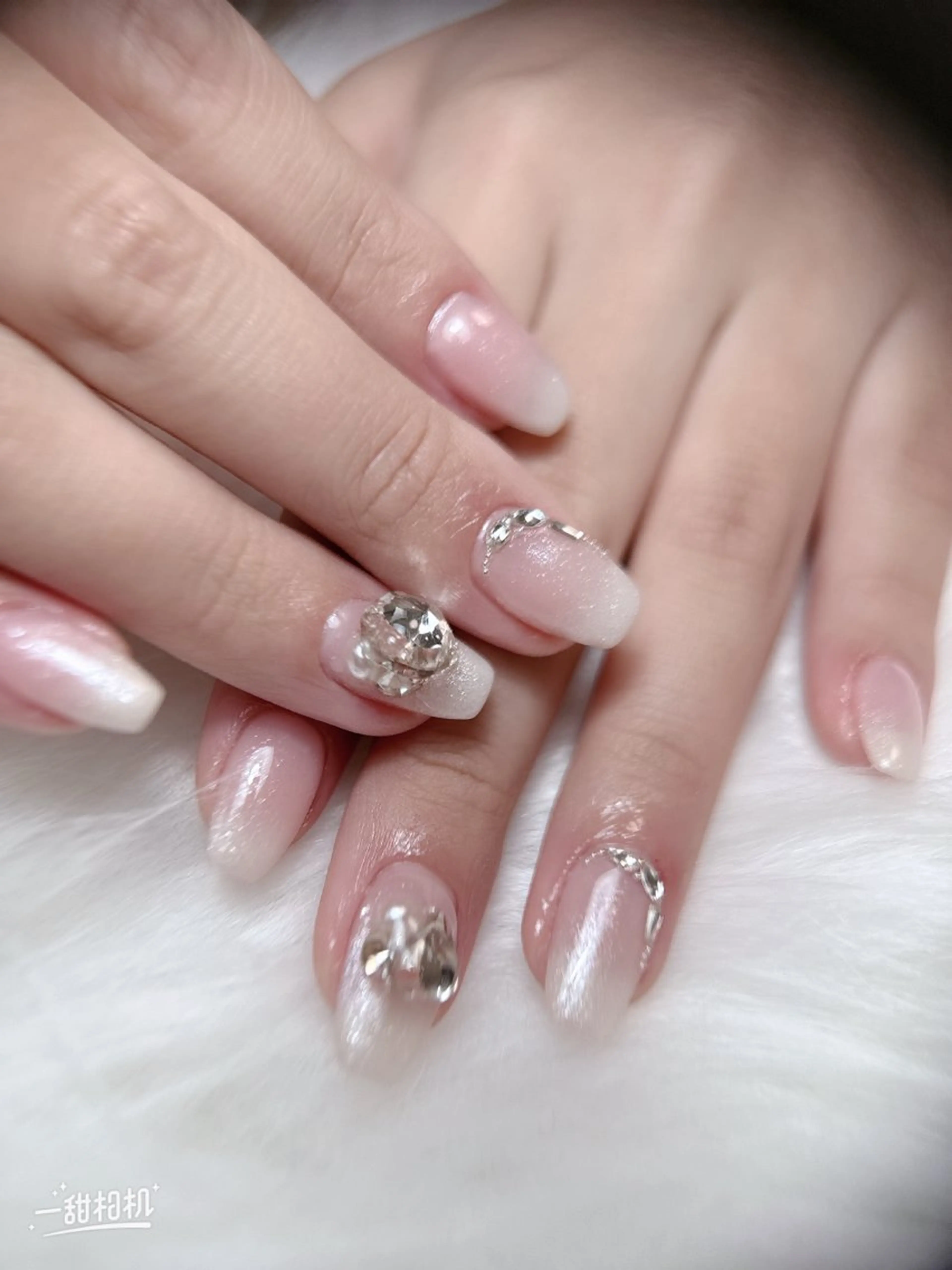 ネイル チークネイル ジェルネイル キラキラネイル 韓国ネイル マグネットネイル ハンドネイル Vp ネイルのネイルデザイン