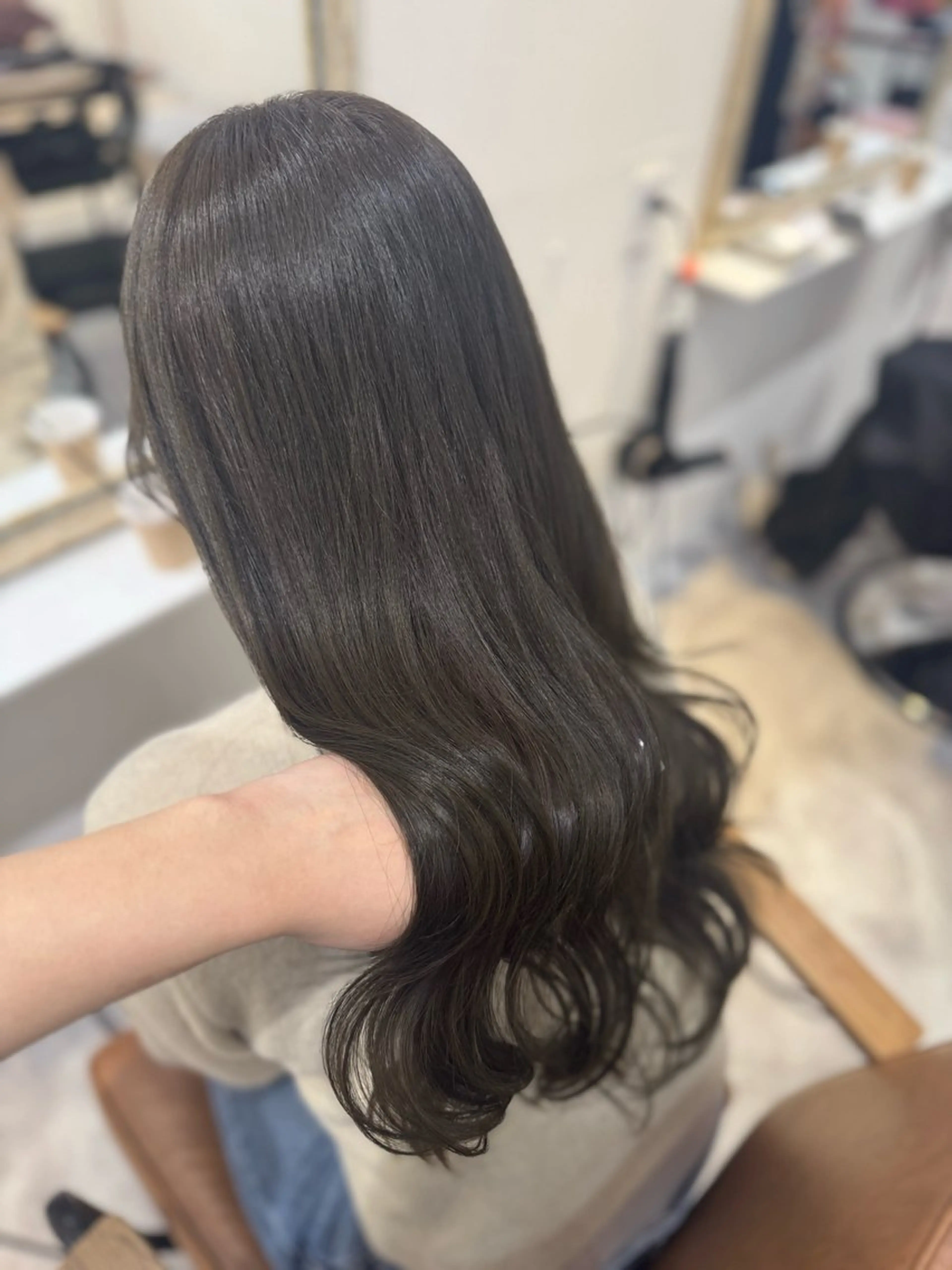 ロング カラー ベージュカラー ブリーチ ブラウンカラー 透明感カラー ダブルカラー 赤み無し柔らかカラー 【梅田】madokaのヘアスタイル