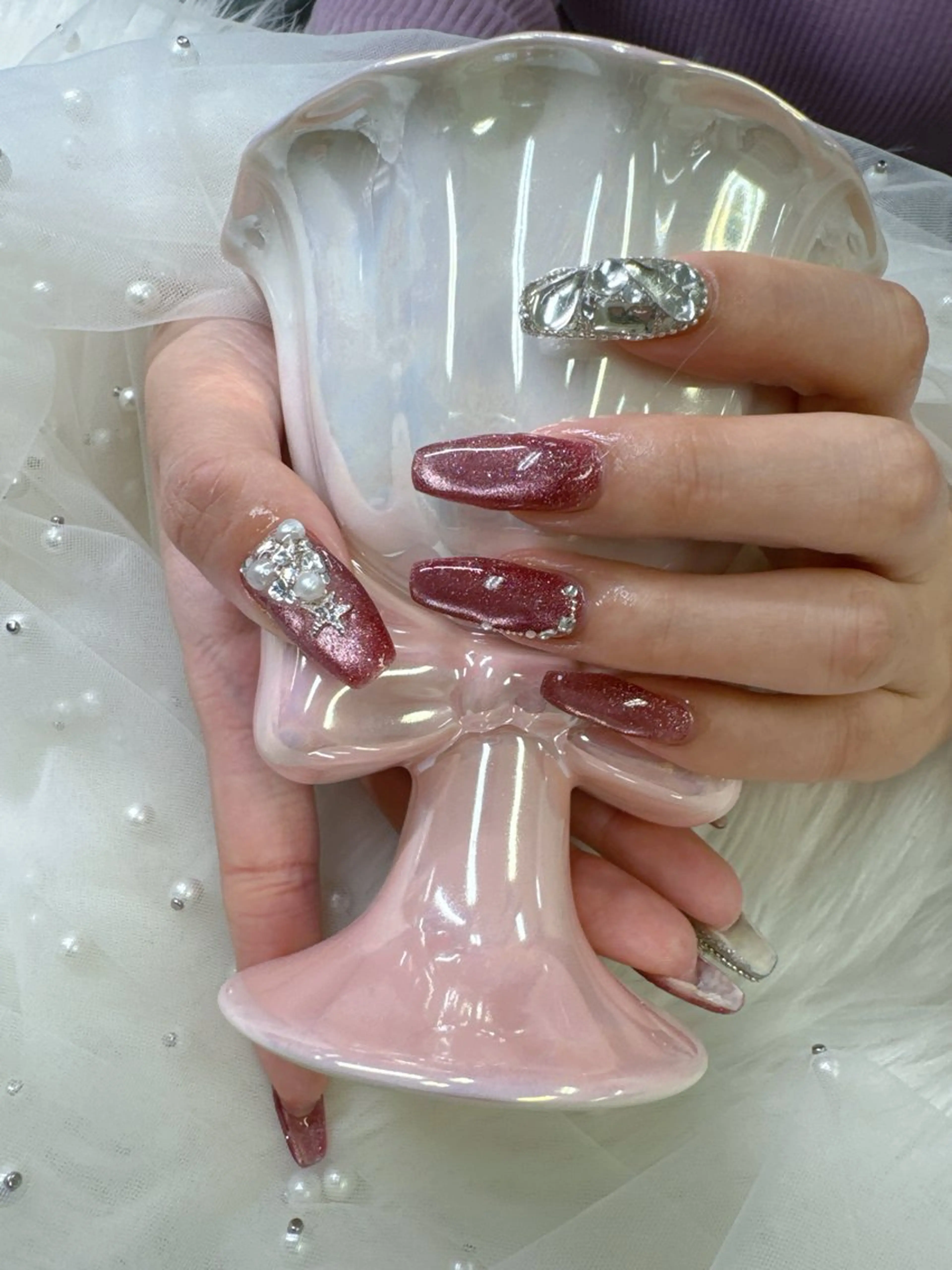 ネイル フレンチネイル ジェルネイル ガラスフレンチ キラキラネイル ロングネイル ハンドネイル クイーンズネイル銀座所属・Queeens nailのネイルデザイン