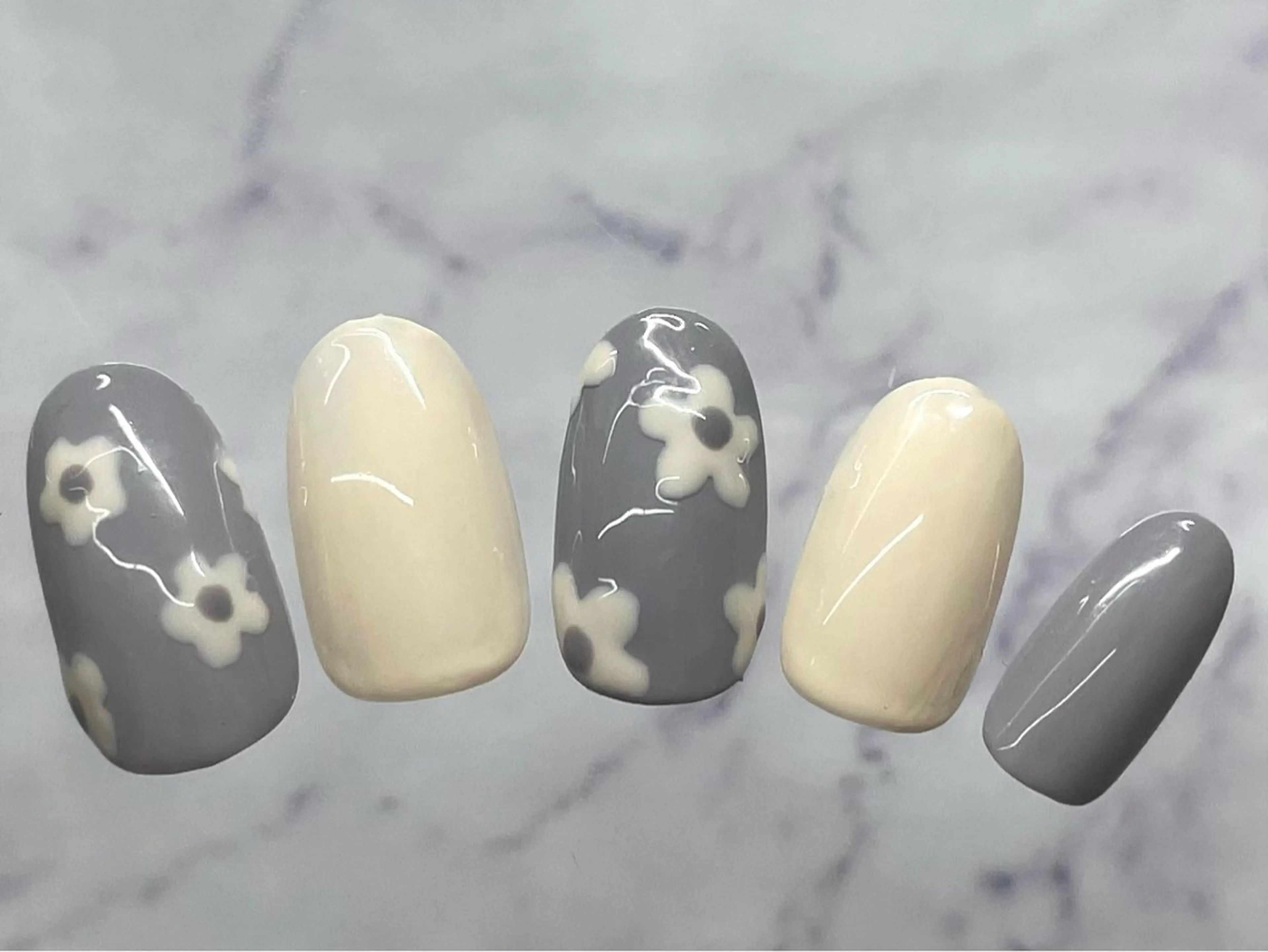 ネイル ハンドネイル AYA Reginaのネイルデザイン