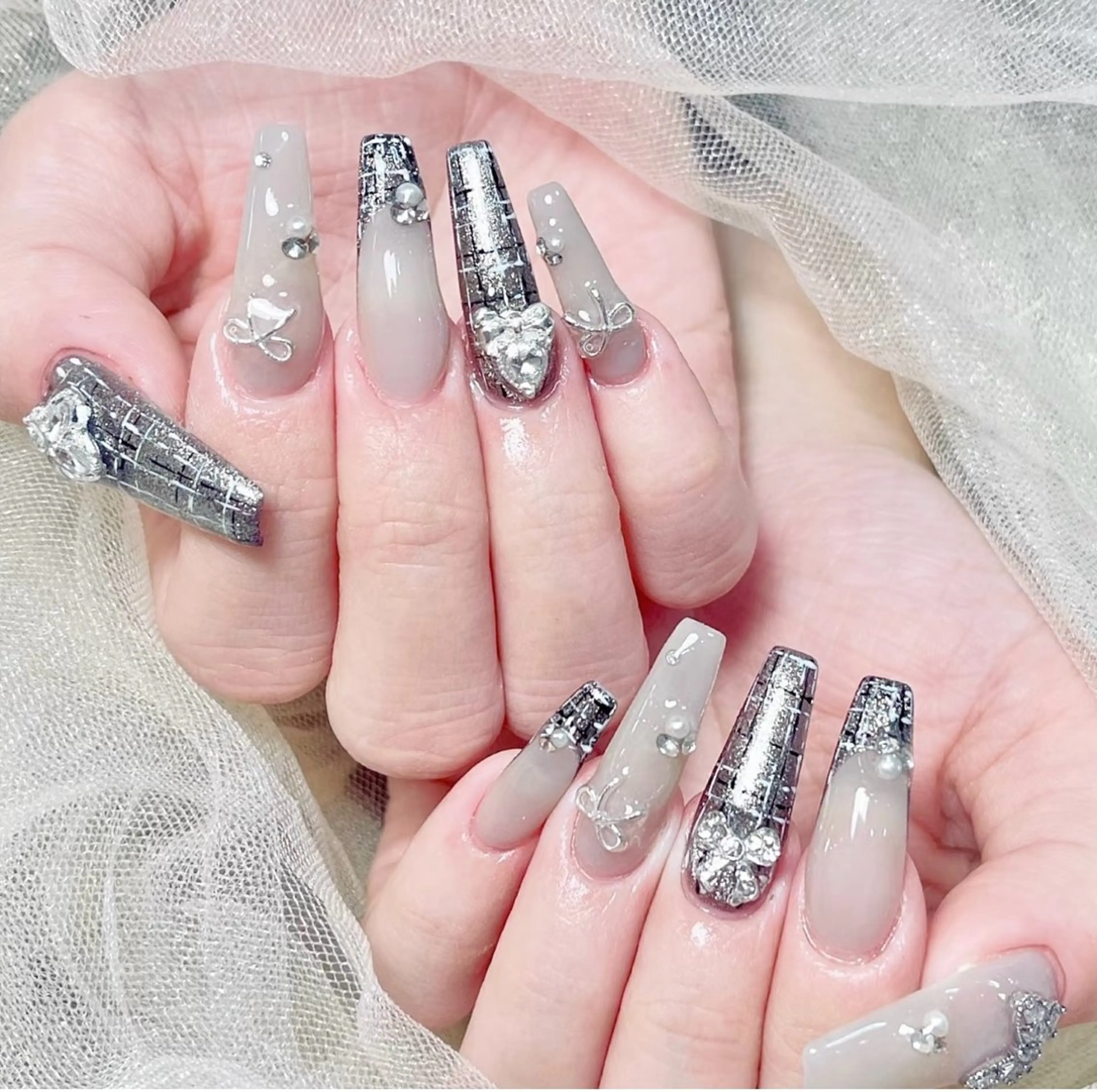 ネイル アートネイル チークネイル 長さ出し フットネイル ジェルネイル ラッキーネイルサロン西川口東口店所属・山田 由奈のネイルデザイン