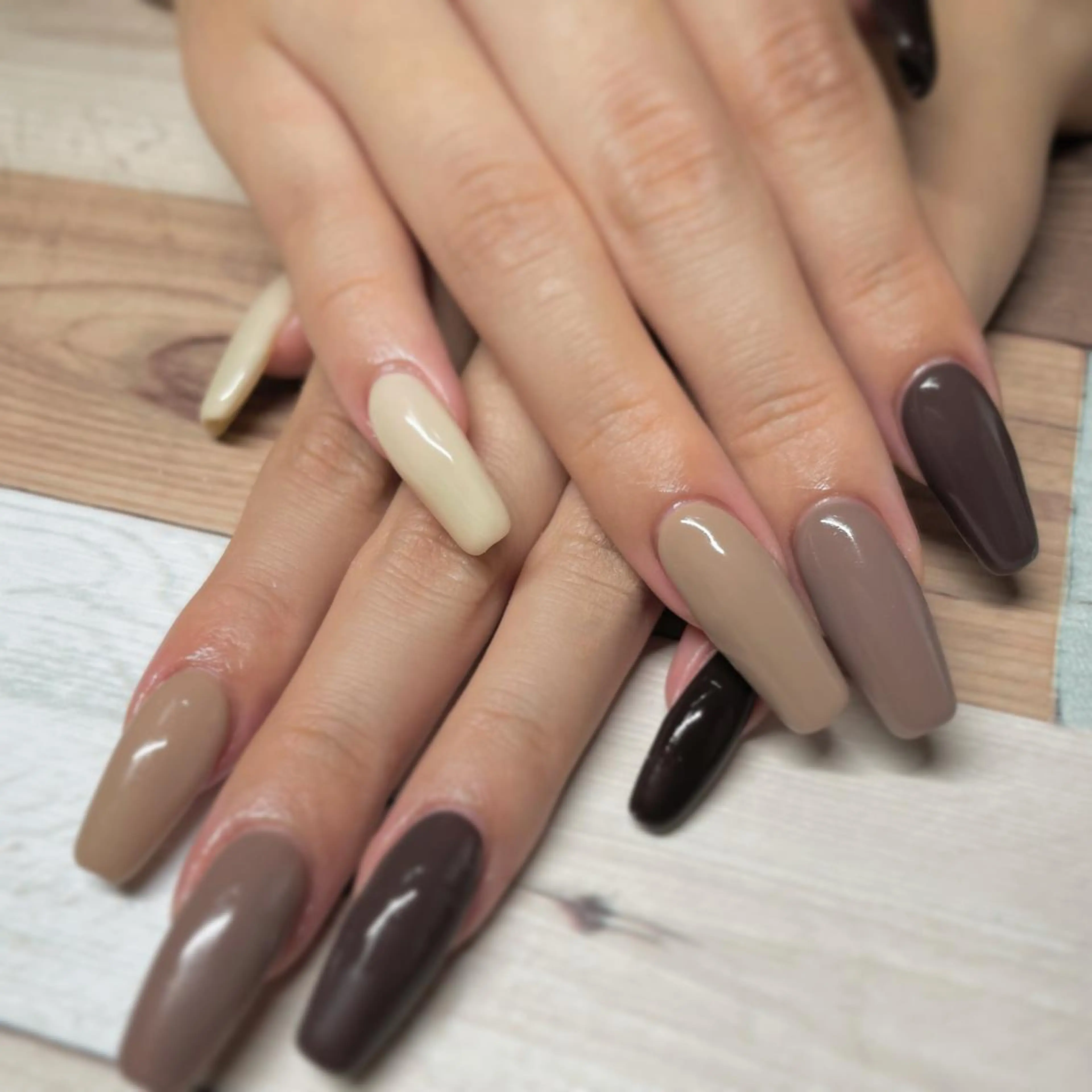 ネイル ブラウン グラデーション スカルプネイル Nail Blue512所属・Nailist MINORIのネイルデザイン