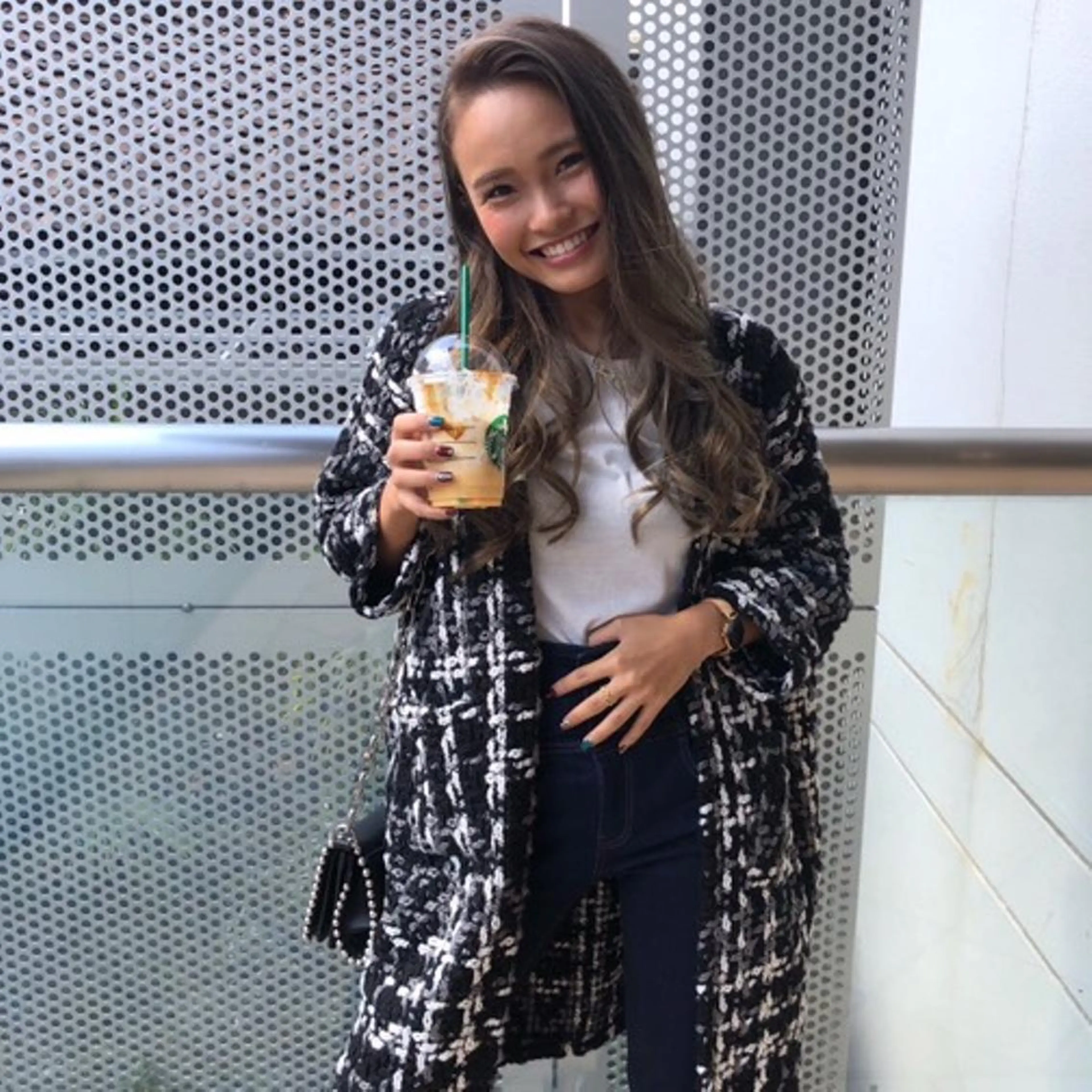 ロング カラー パーマ ヘアアレンジ Device ディバイスのヘアスタイル