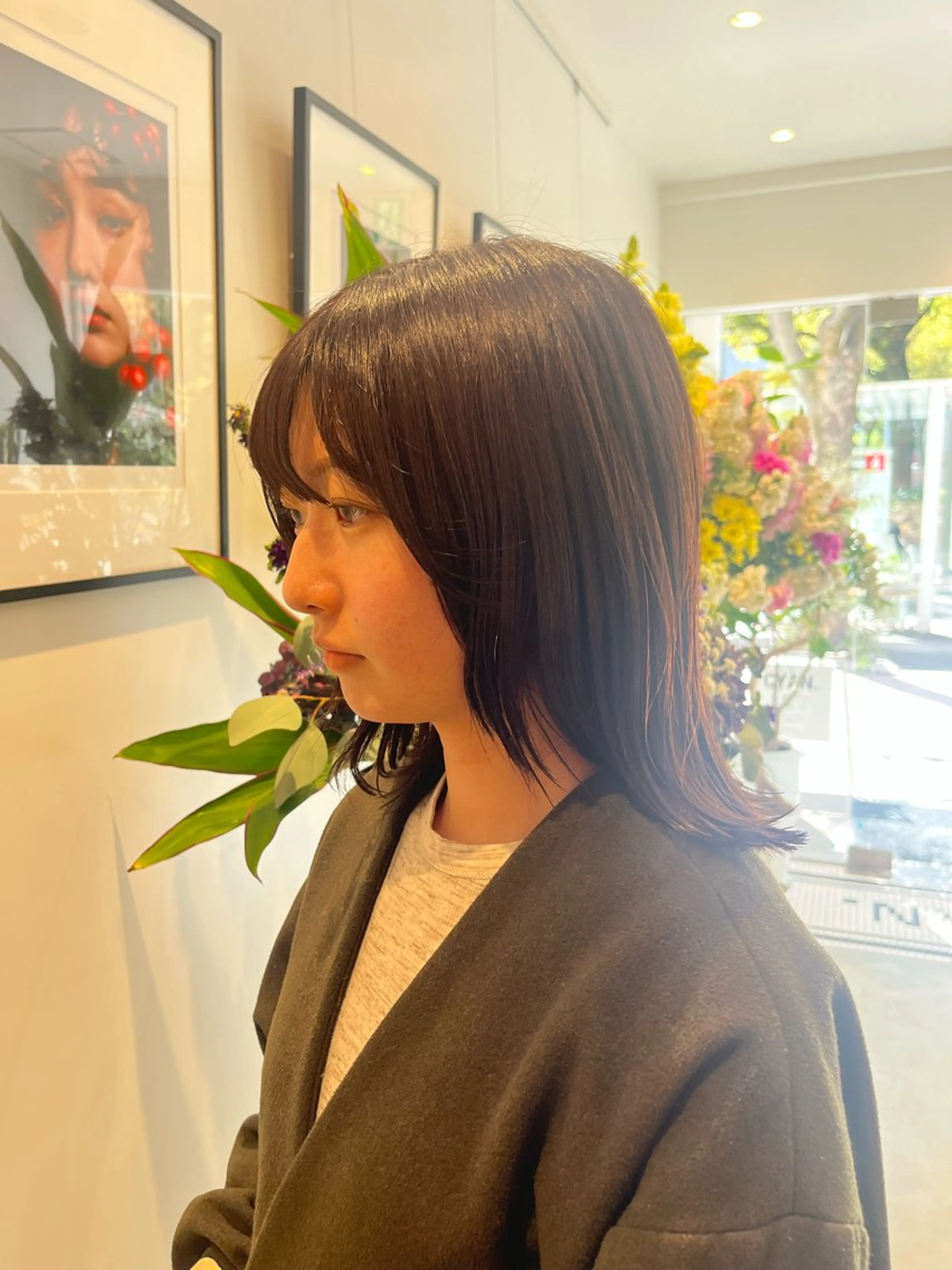 ミディアム 中山 優里のヘアスタイル