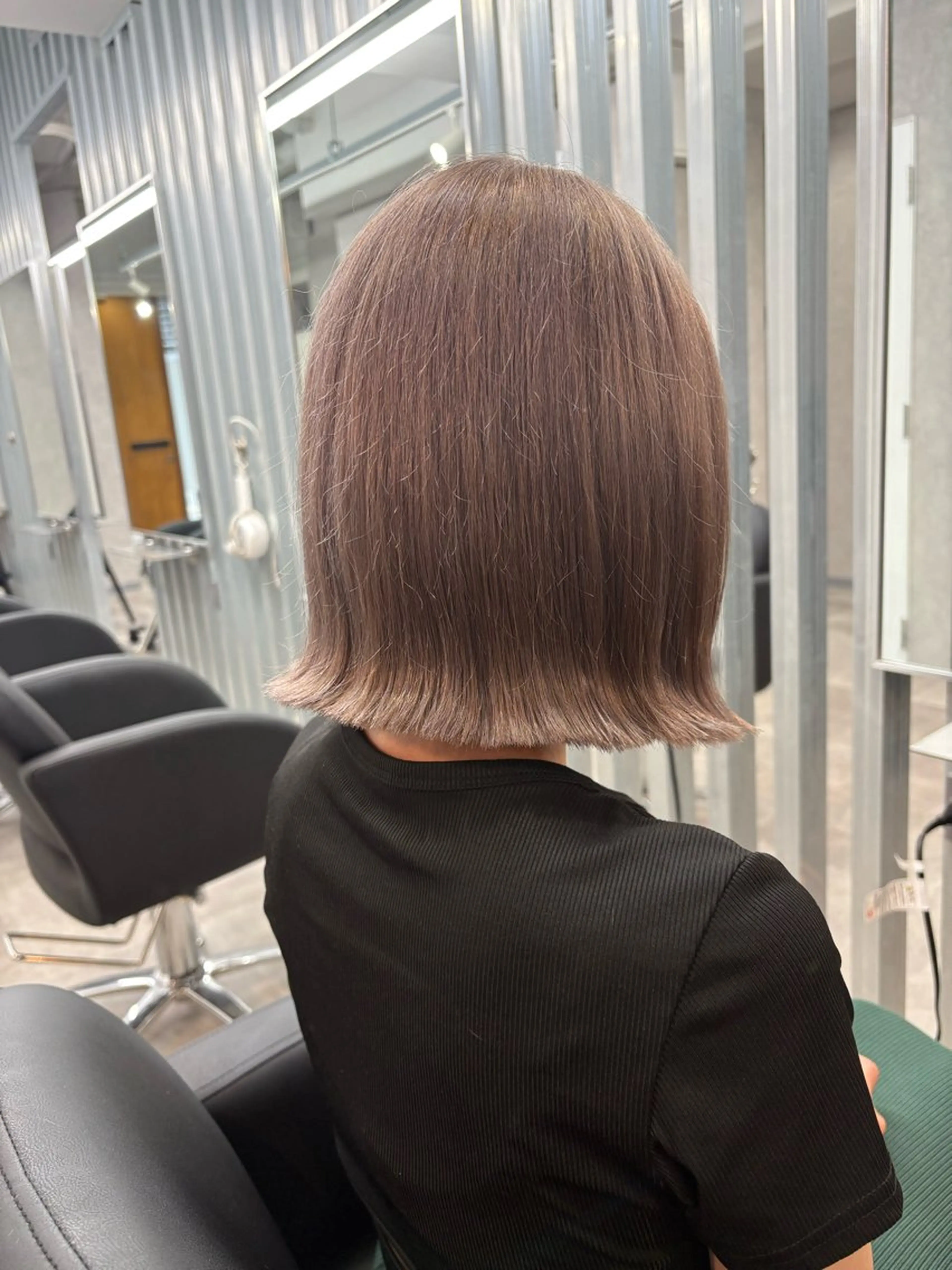 ミディアム カット ヘアカラー 韓国風レイヤー ハイトーンRYOTAのヘアスタイル