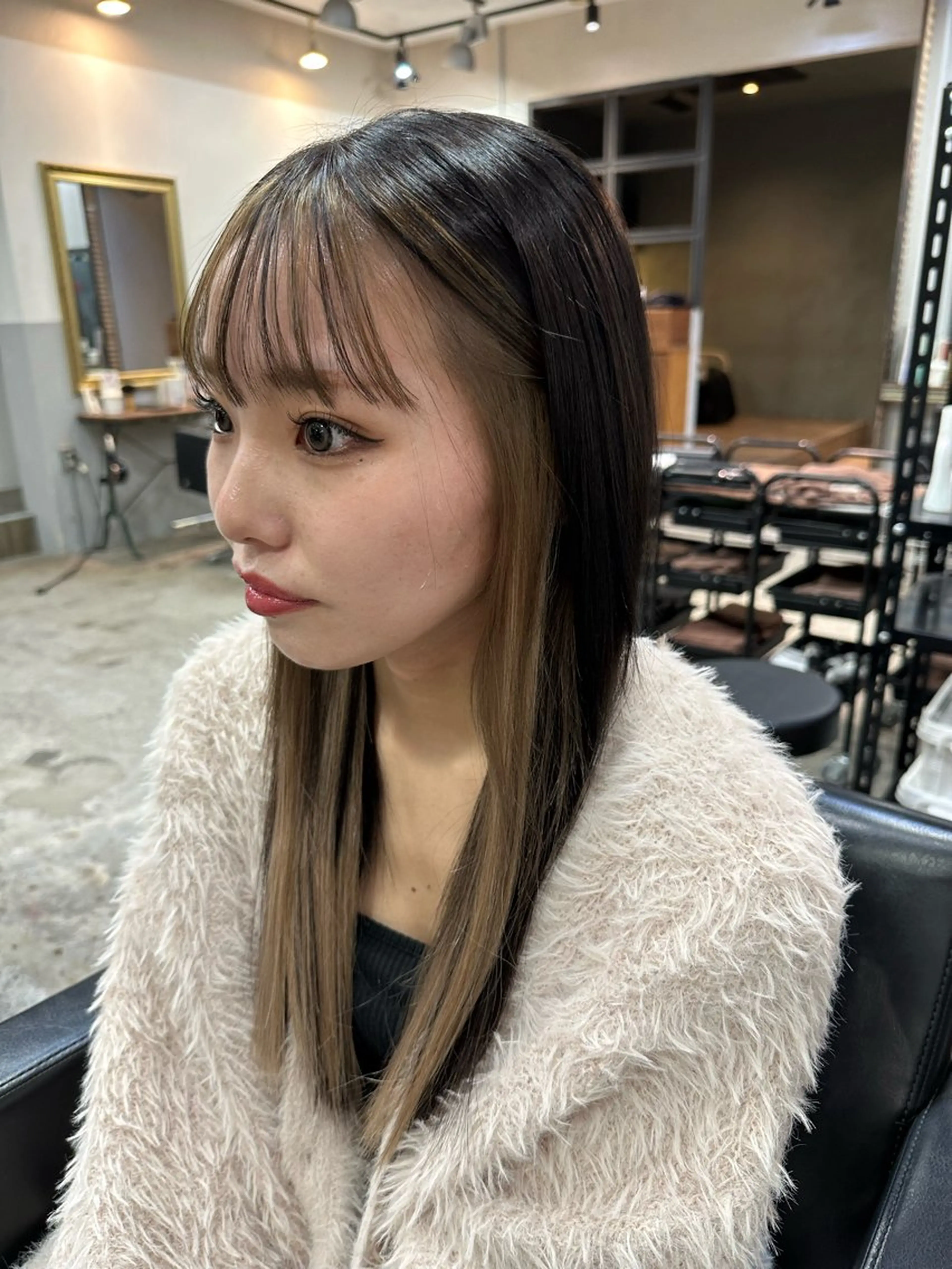 セミロング カラー ミストバング  フェイスフレーミング インナーカラー エクステ 大内 志穂のヘアスタイル