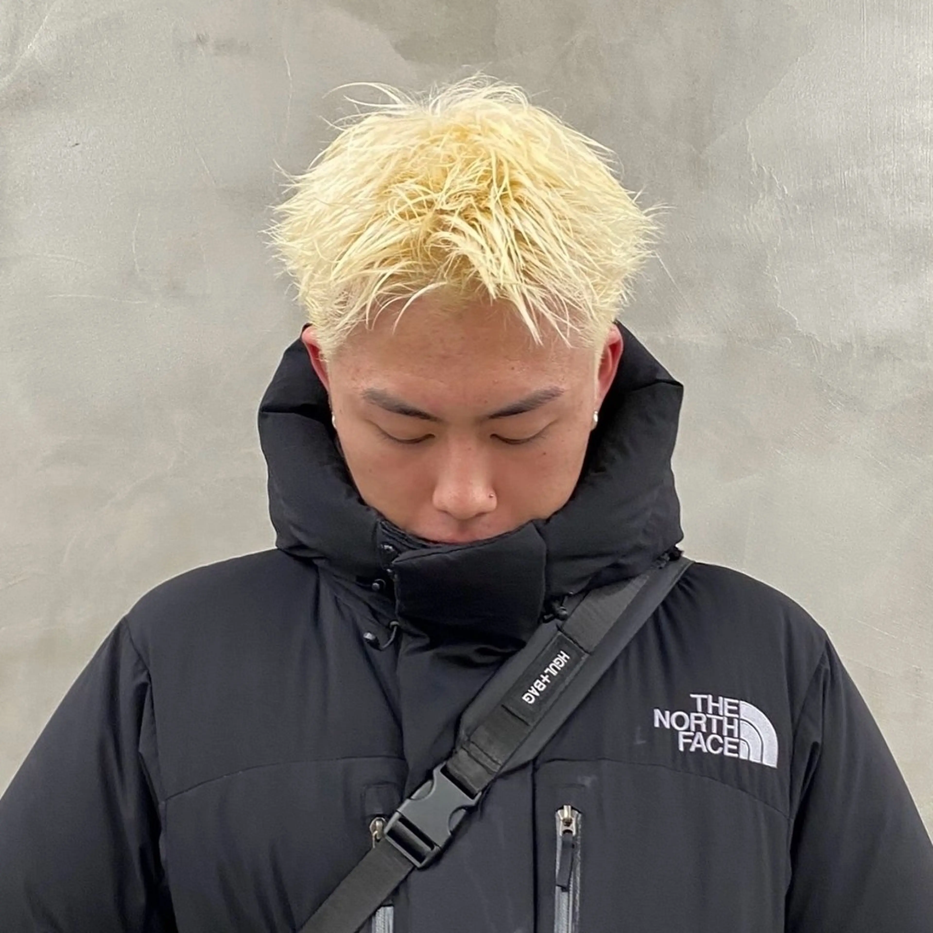 カラー メンズ メンズハイトーン メンズショート スパイキーショート ベージュカラー ブロンド ヘアカラー 渋谷 メンズショート 佐伯 将のヘアスタイル