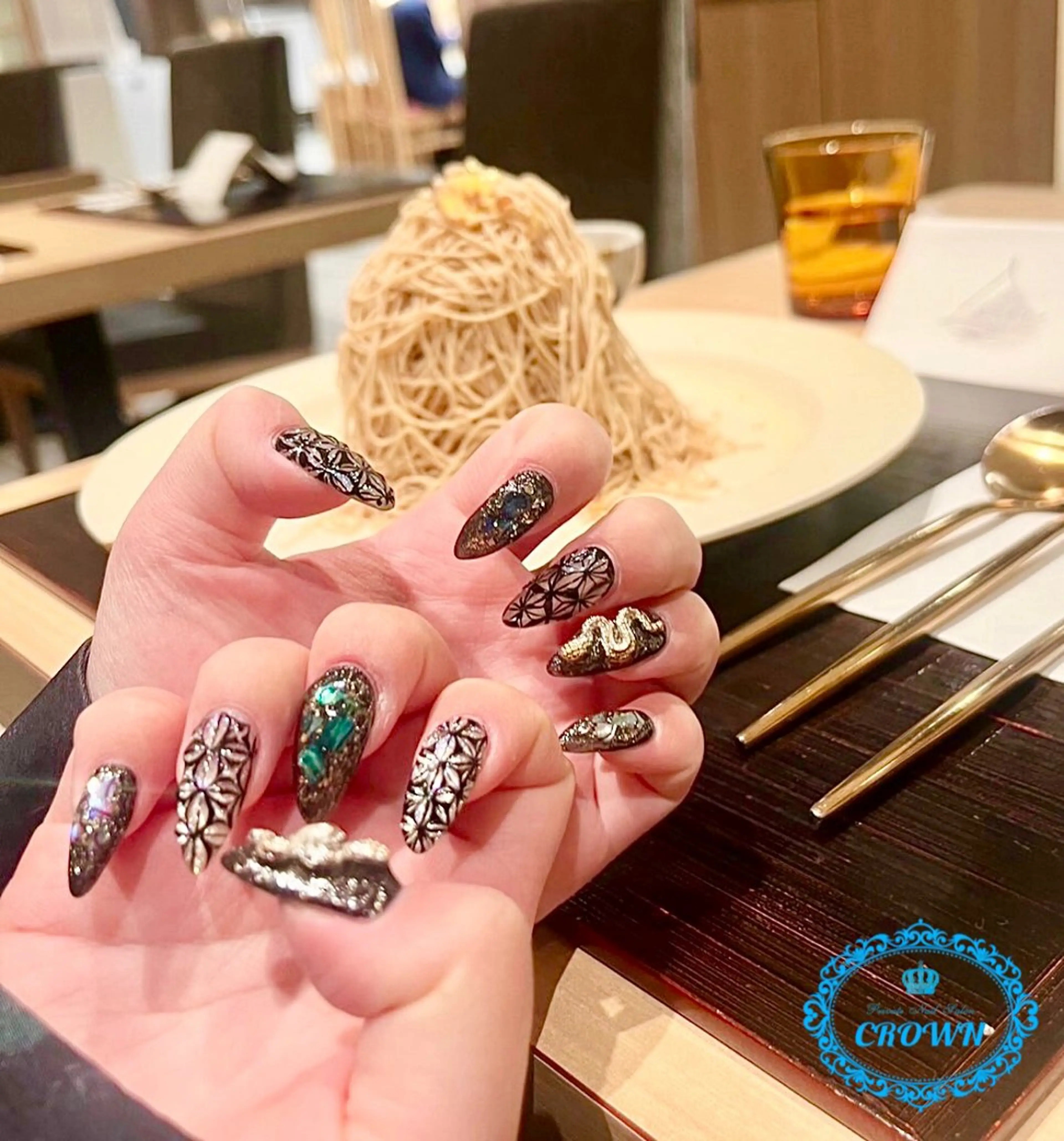 ネイル CROWN プライベートサロンのネイルデザイン