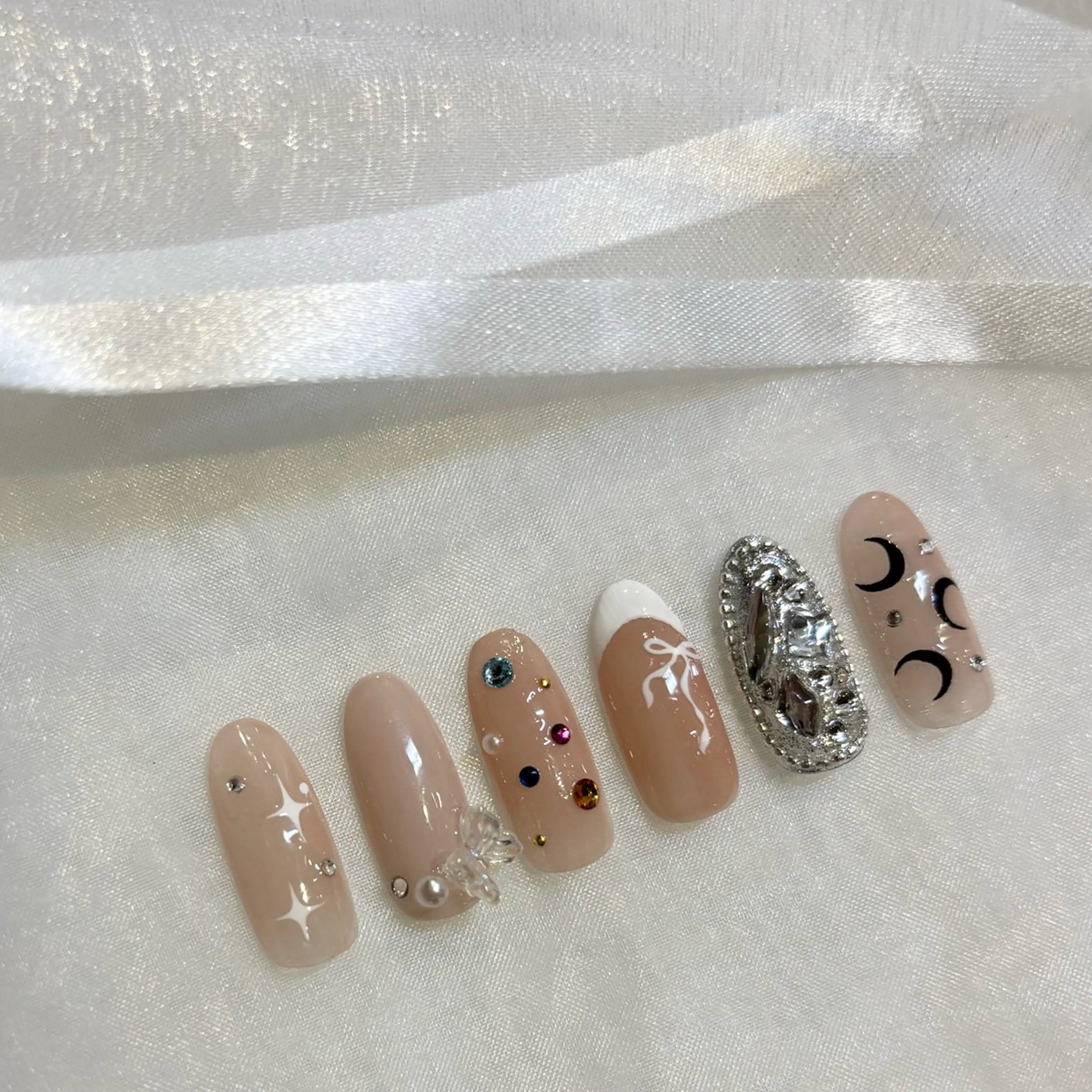 ネイル アートネイル AKANE 🧴のネイルデザイン