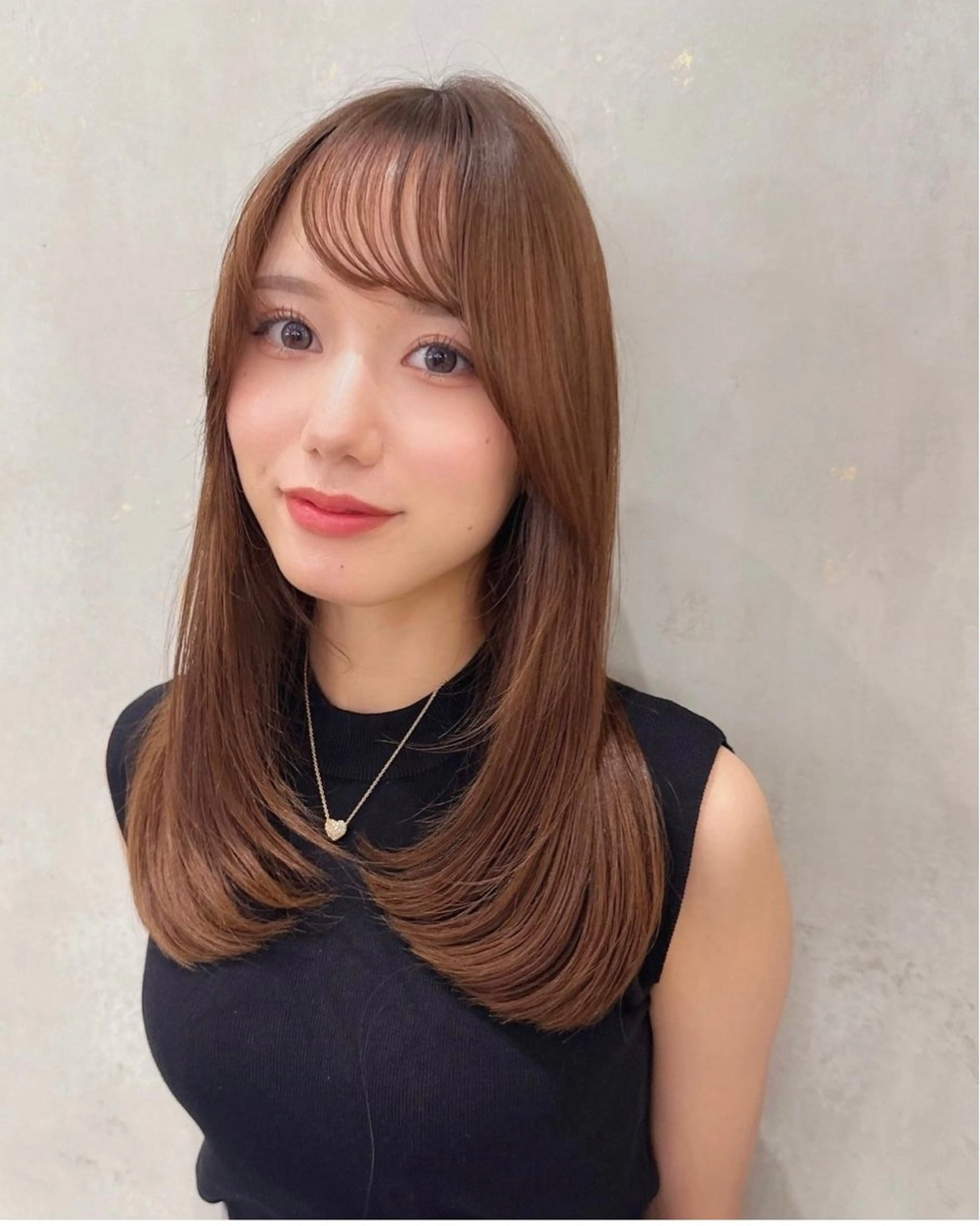 ミディアム レイヤーカット カット ヘアカラー トリートメント 代表山口ひな 髪質改善のプロのヘアスタイル