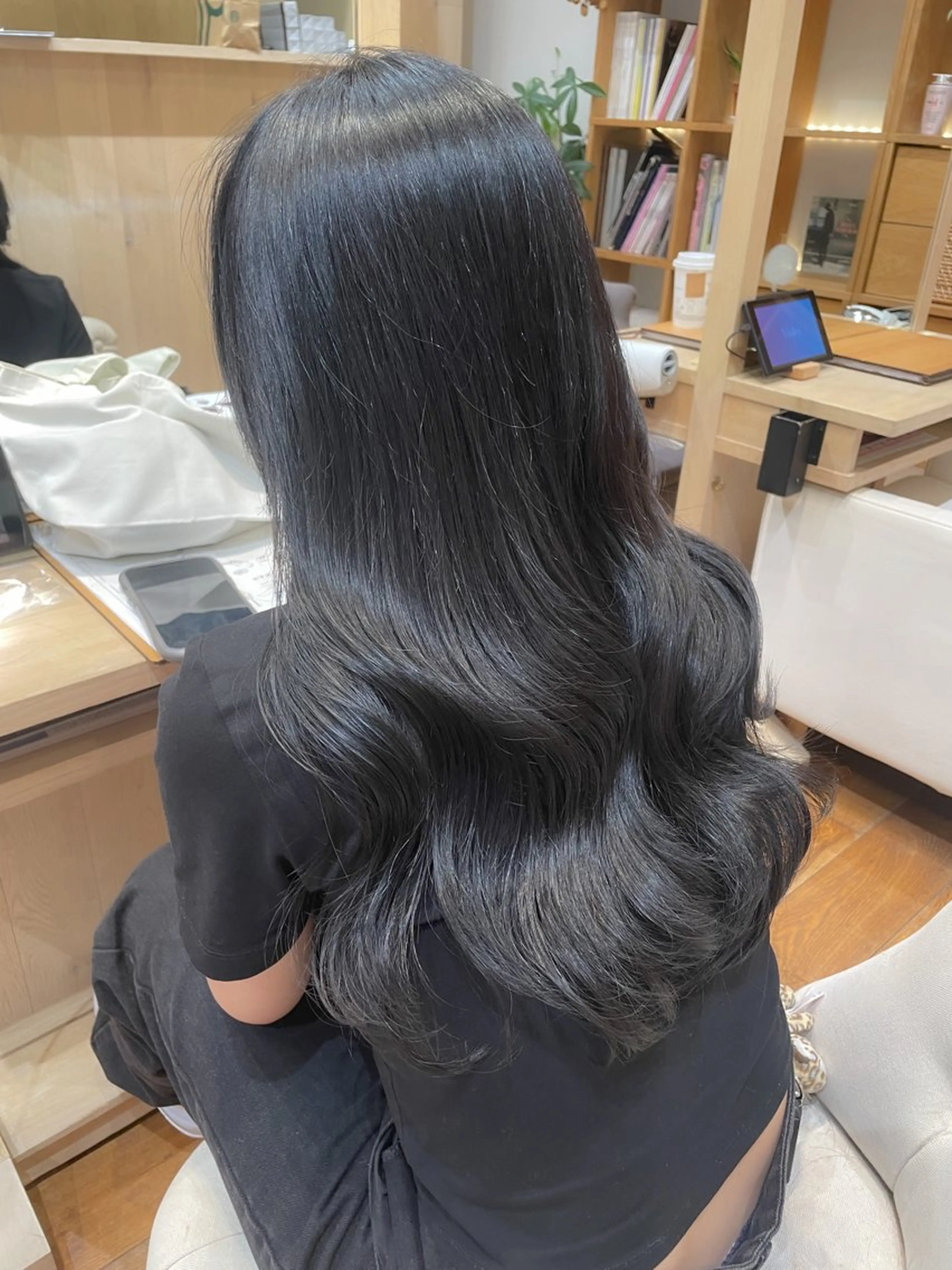 カラー 市吉 杏奈のヘアスタイル