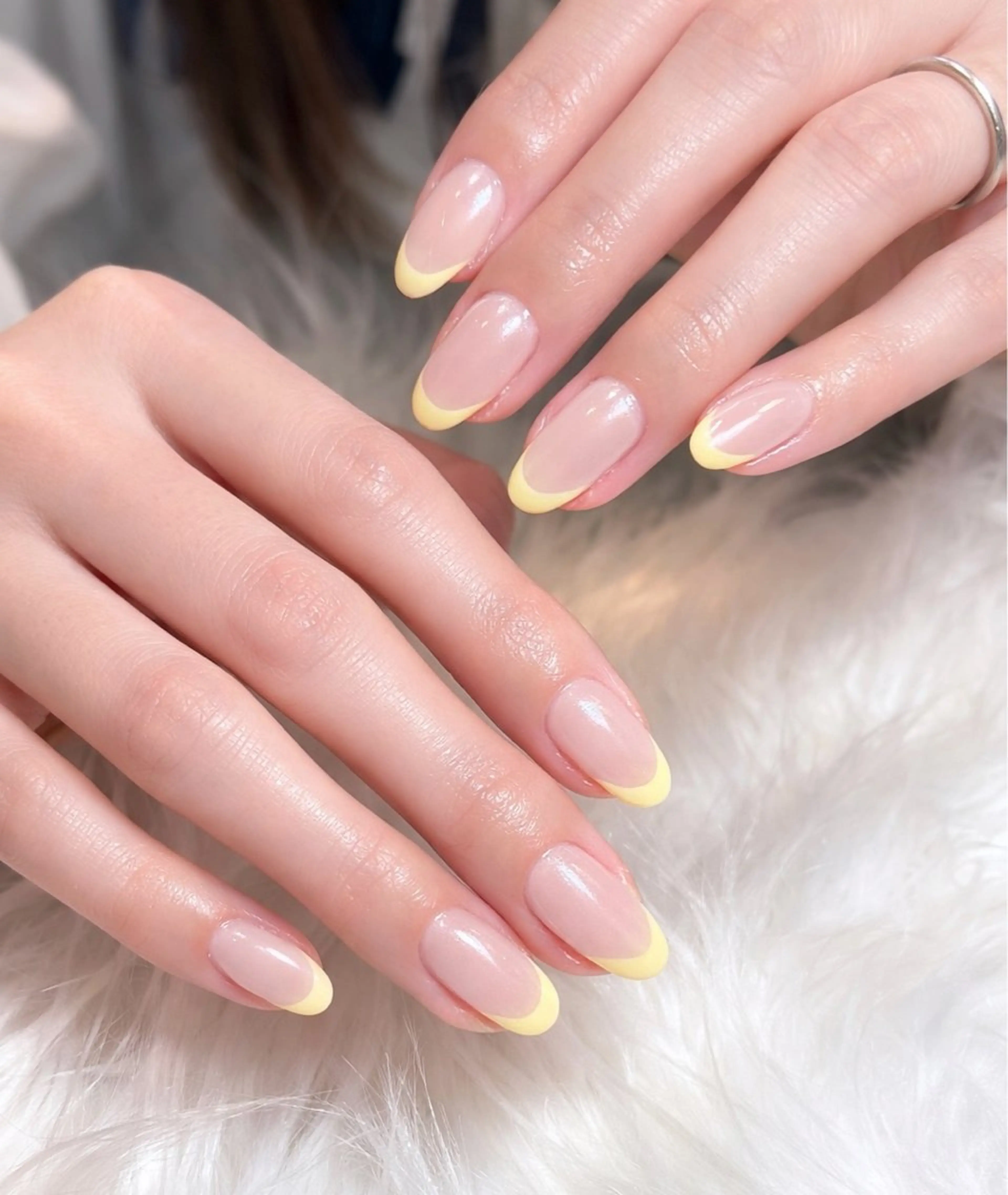 ネイル フレンチネイル ジェルネイル オフィスネイル シンプルネイル 黄色 ANNA NAIL SALON所属・チャン ティ ジエンのネイルデザイン