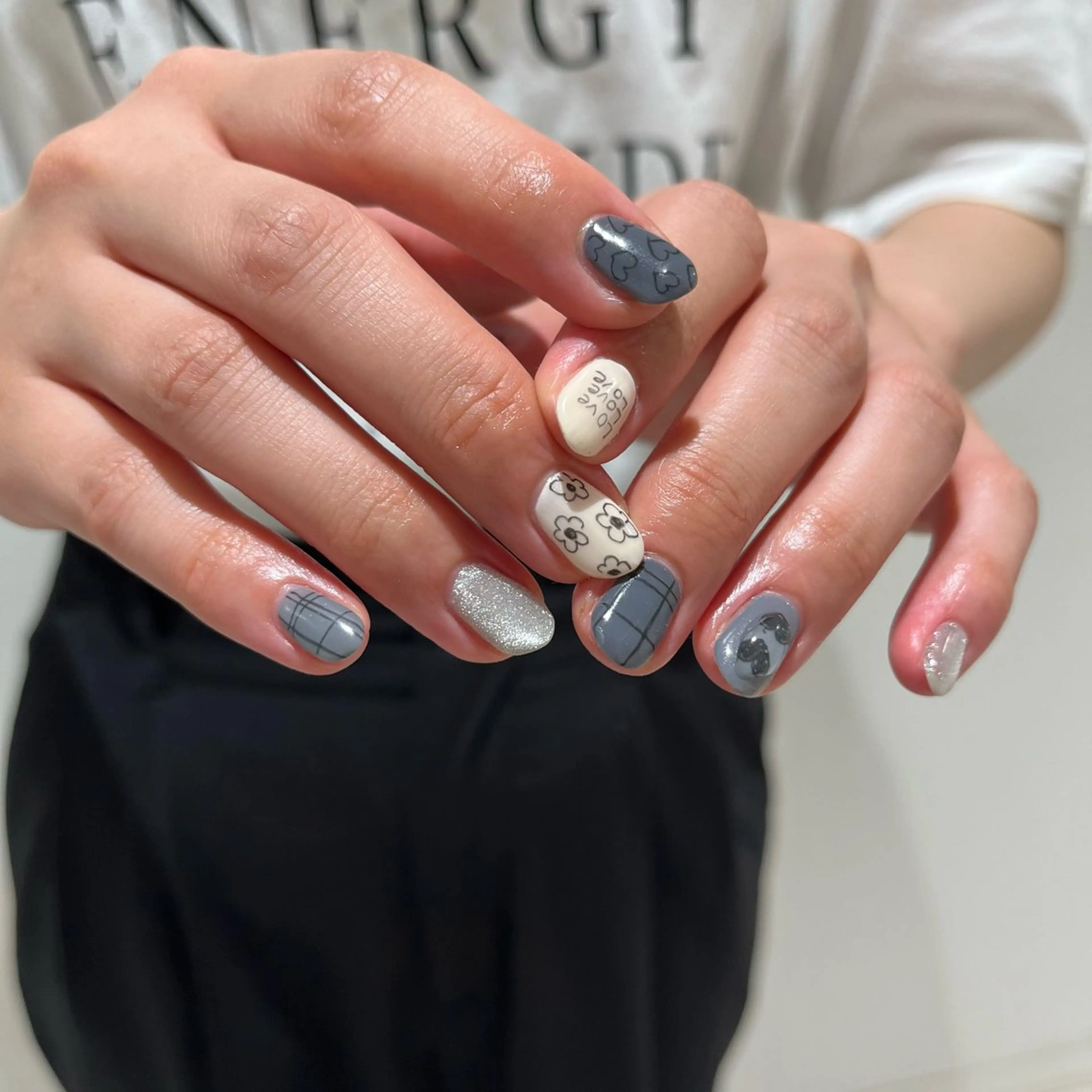 ネイル mano+所属・砂田 はるかのネイルデザイン