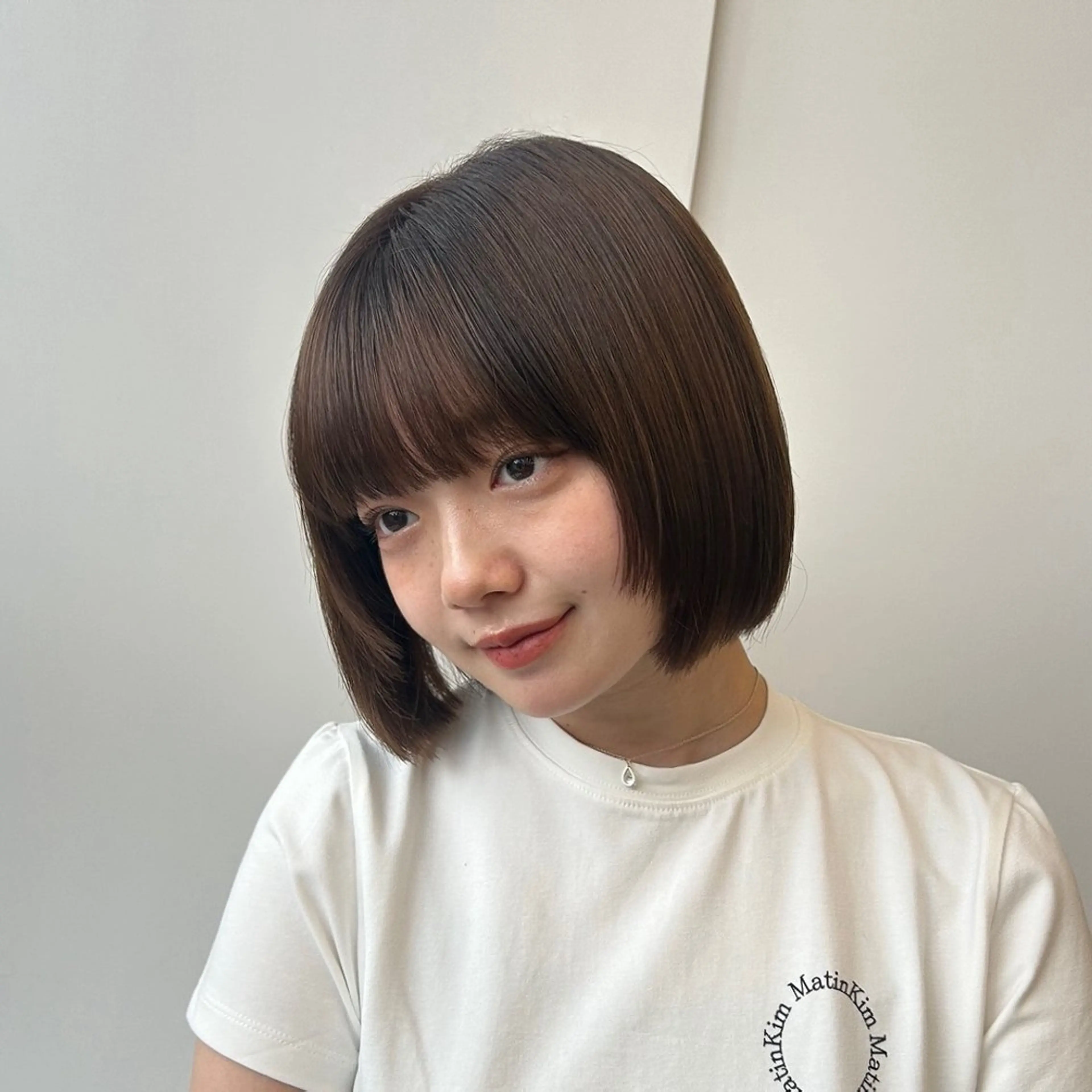 ショート カラー レイヤー/ボブ/透明 感カラー/佐藤奈由のヘアスタイル