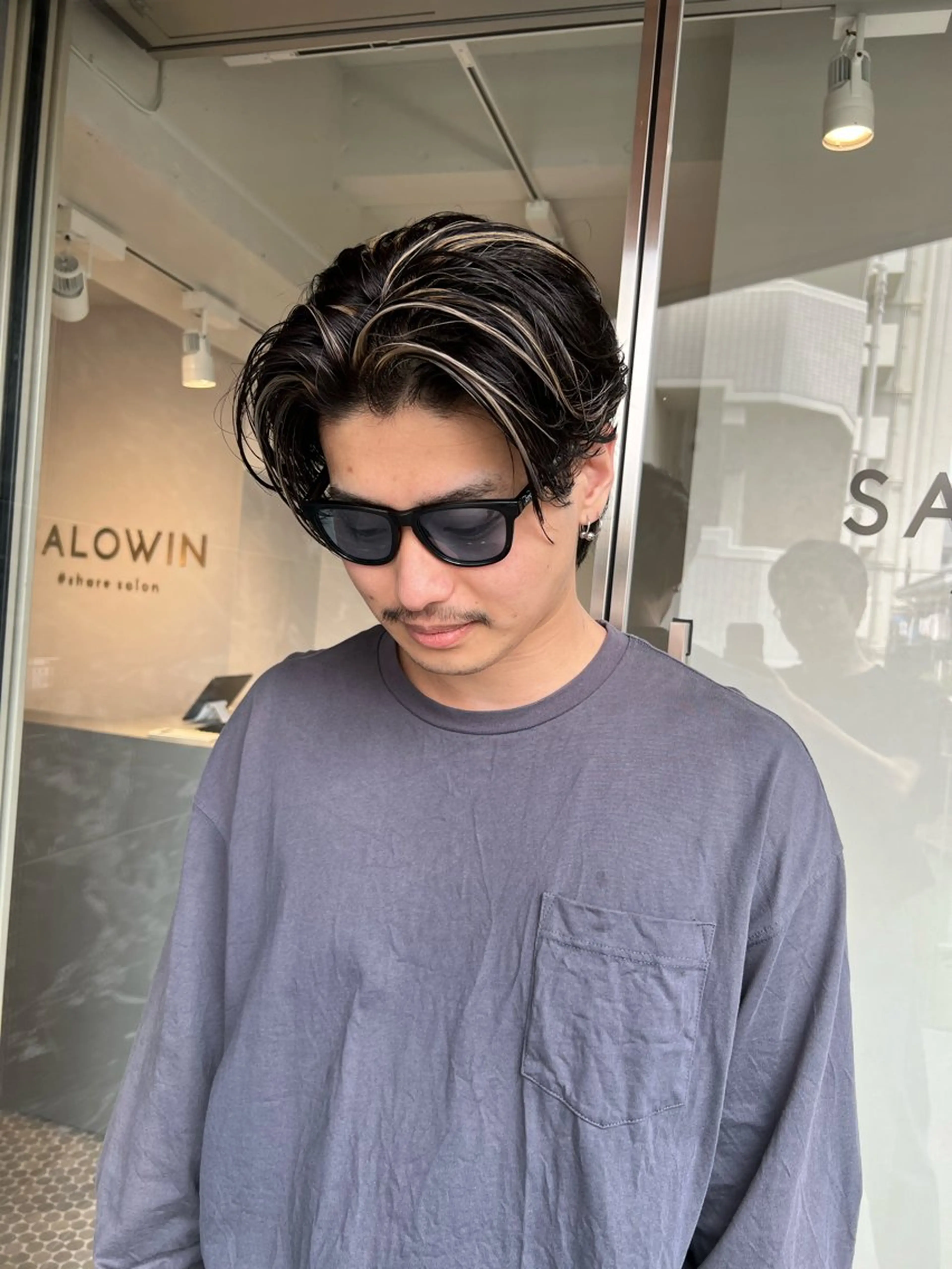 ショート カラー メンズ センターパート メンズハイライト ハイライトカラー ハイライト カット ヘアカラー トリートメント 樋野 亮のヘアスタイル