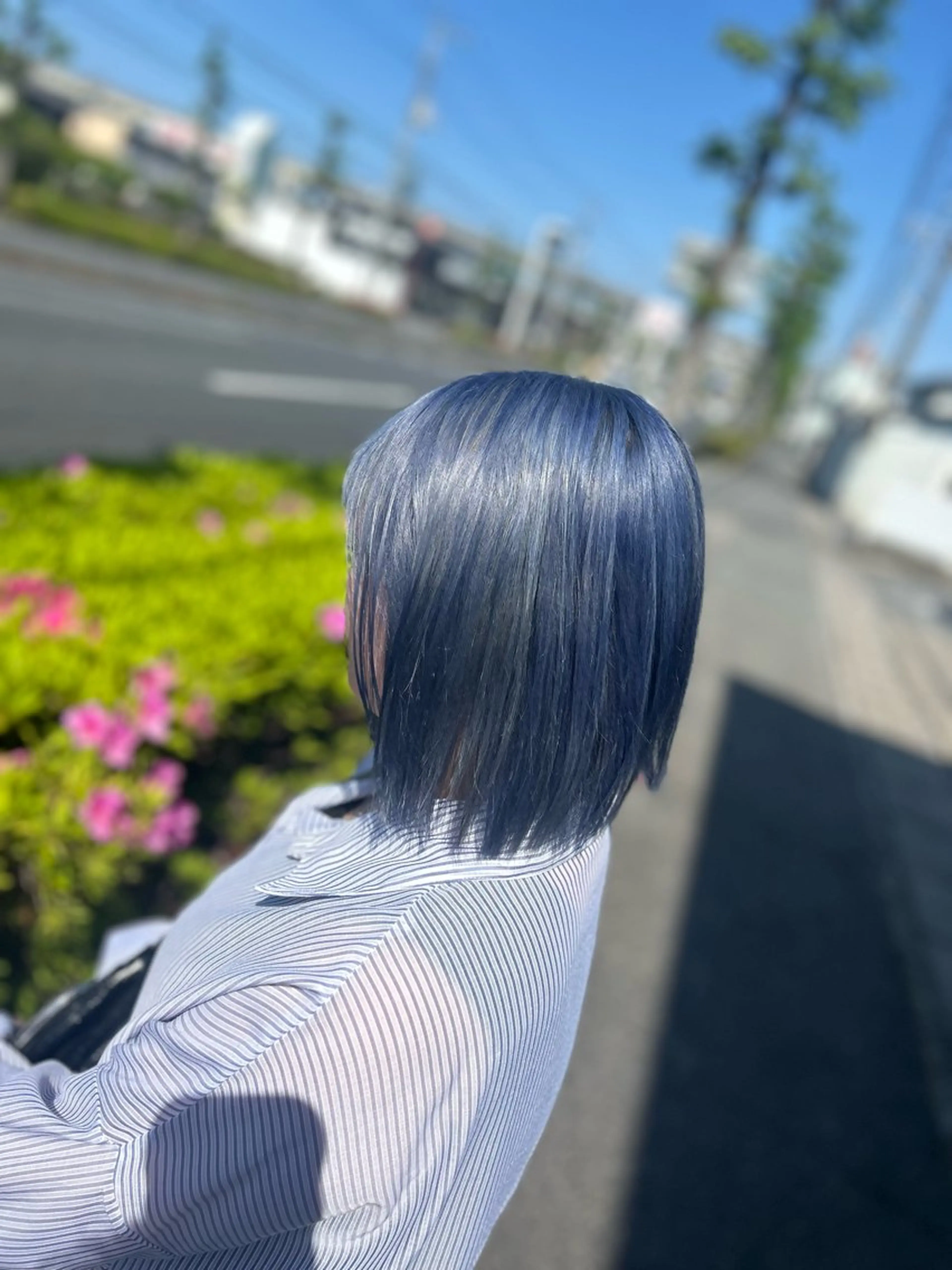 ミディアム カラー ブリーチ ブルーカラー シルバー カット ヘアカラー トリートメント Morpho Hair Product所属・井上 花音のヘアスタイル