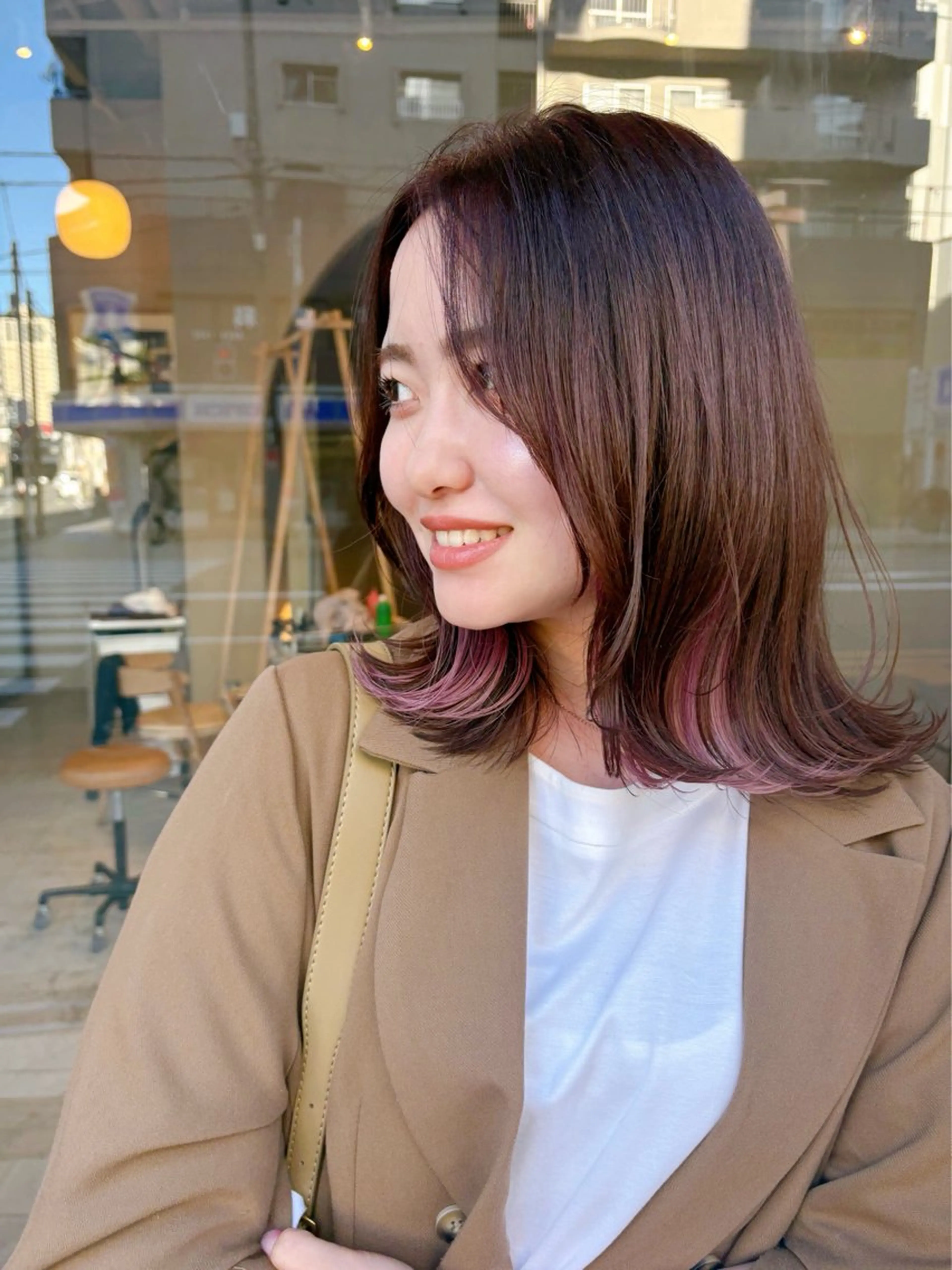 ミディアム カラー ピンクカラー 顔まわりレイヤー レイヤーカット mayu .のヘアスタイル