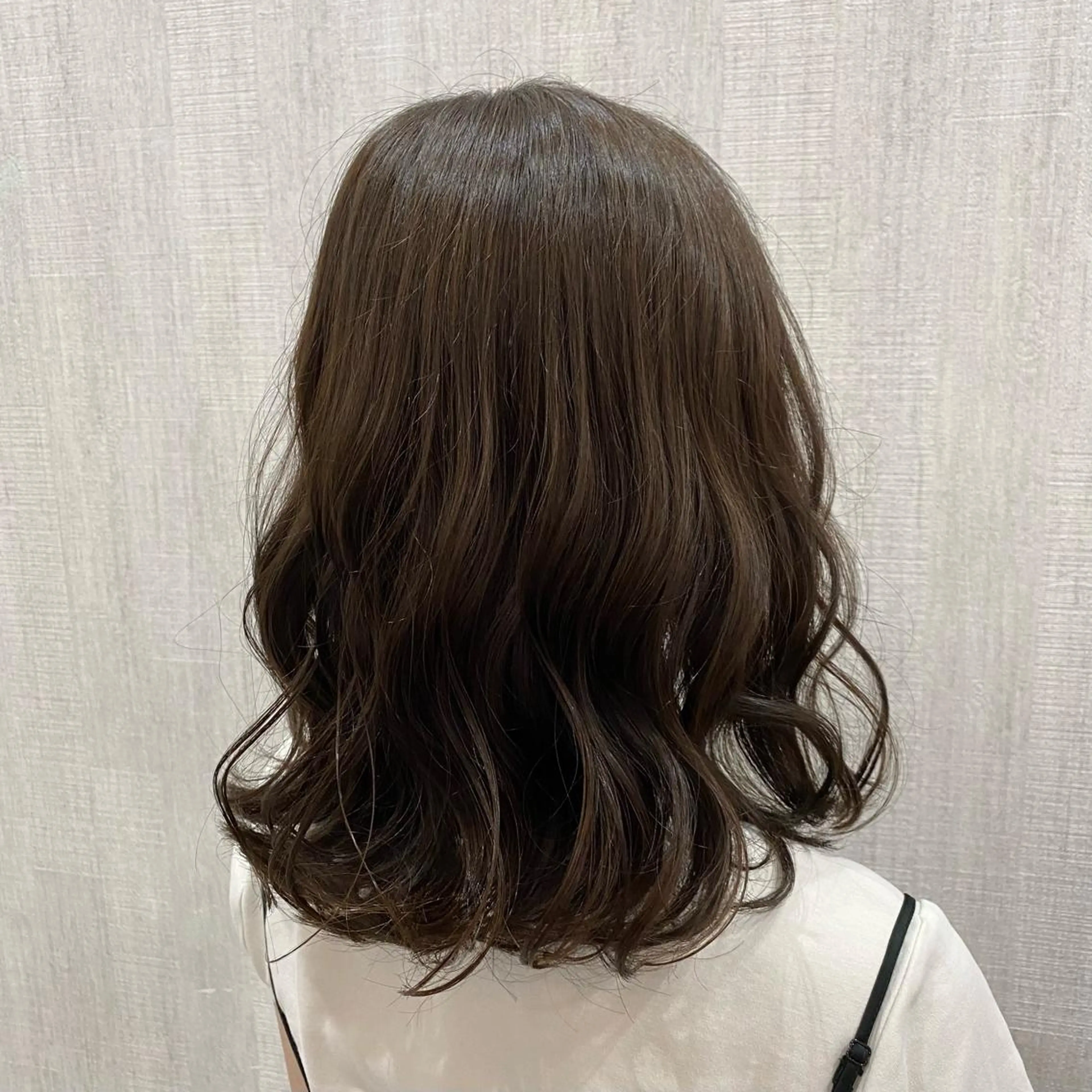 ミディアム カラー カット ヘアカラー トリートメント 🫧透け感⋆艶髪💎 山口アヤカのヘアスタイル