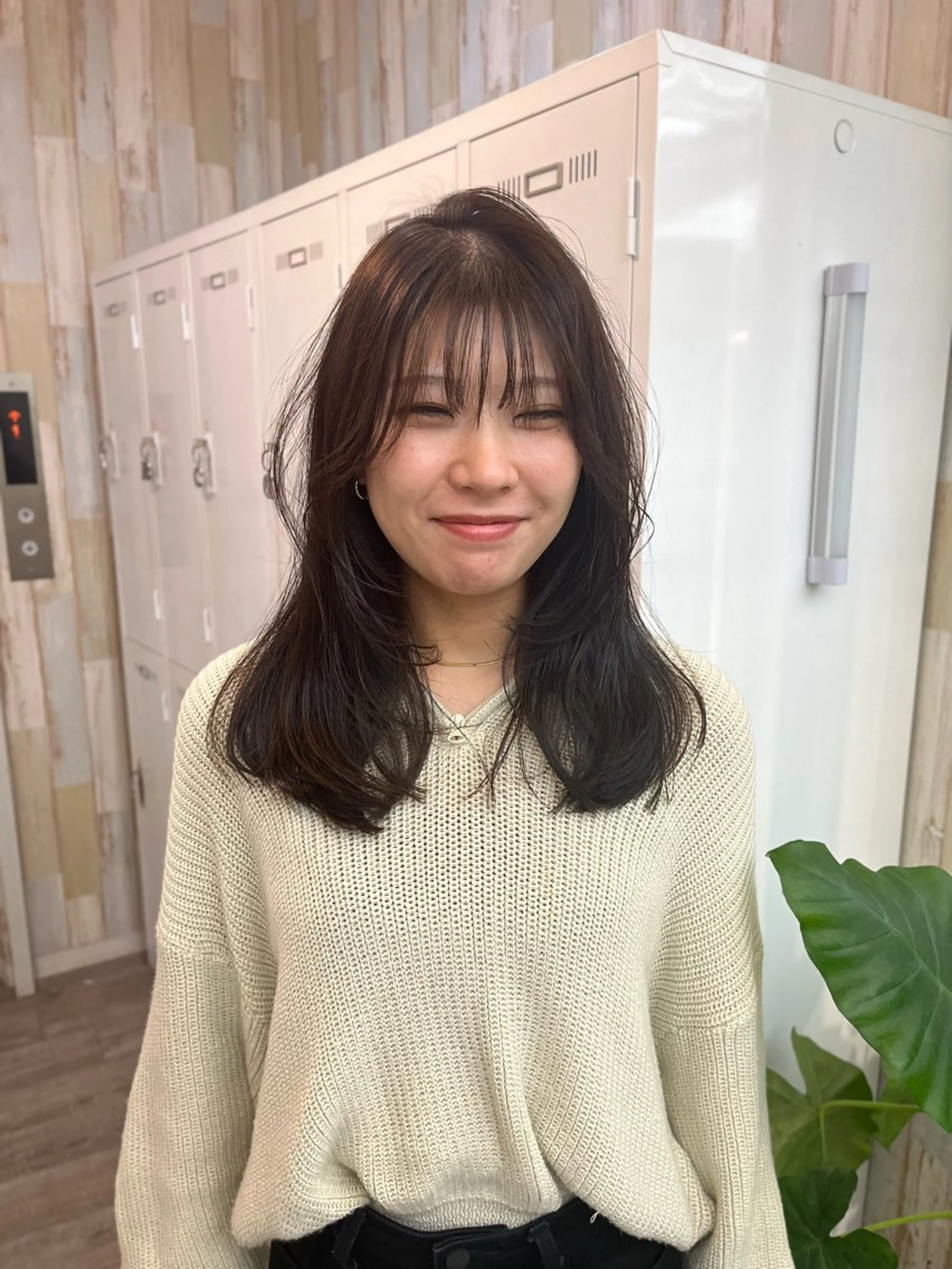 セミロング カラー パーマ ヘアアレンジ 透明感カラー グレージュ 顔周りカット 似合わせカット トリートメント カット ヘアカラー トリートメント ヘッドスパ ヘアセット 二ヶ月綺麗が続く デザイン/星野六三四のヘアスタイル