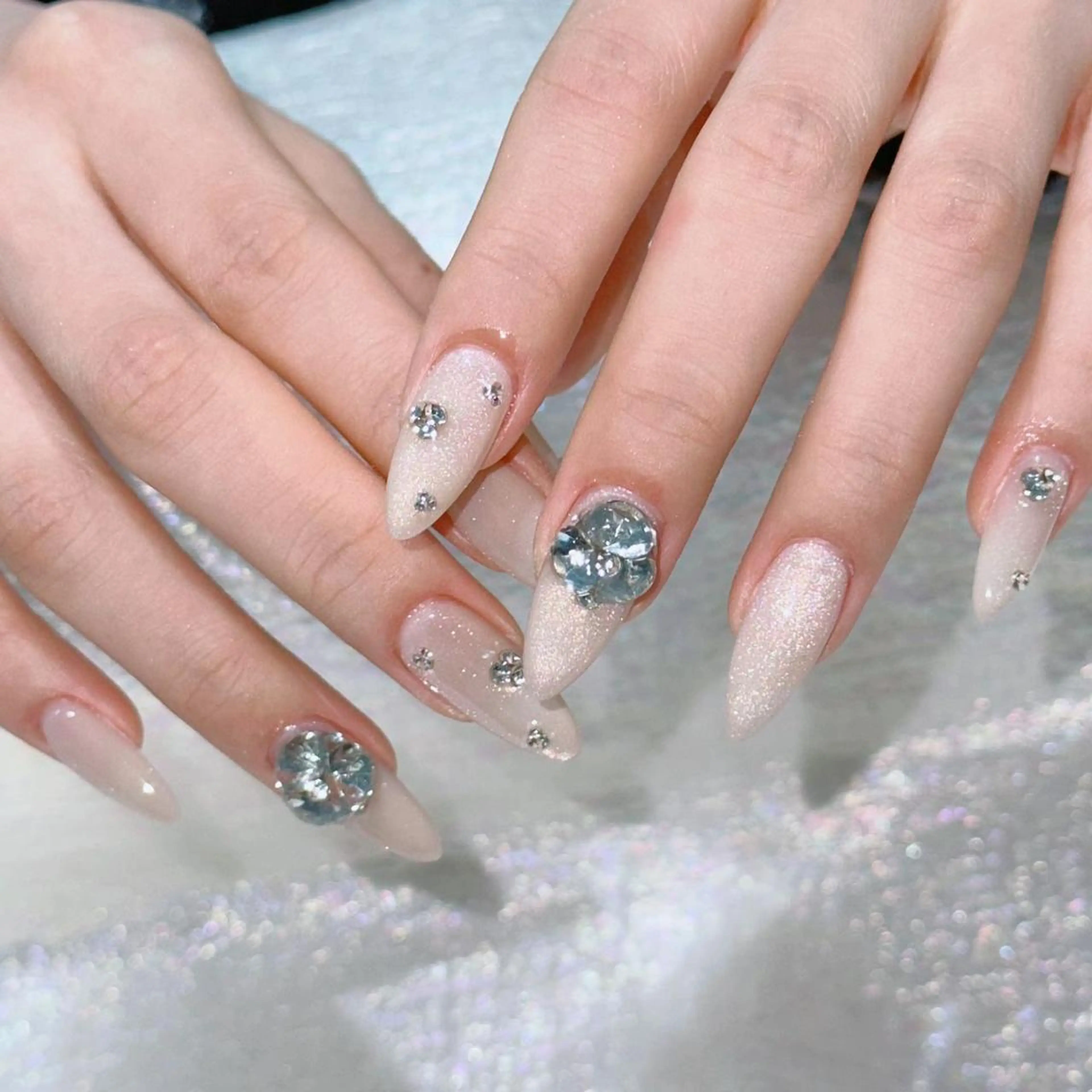 ネイル アートネイル 長さ出し ネイルチップ Queens PUPUのネイルデザイン