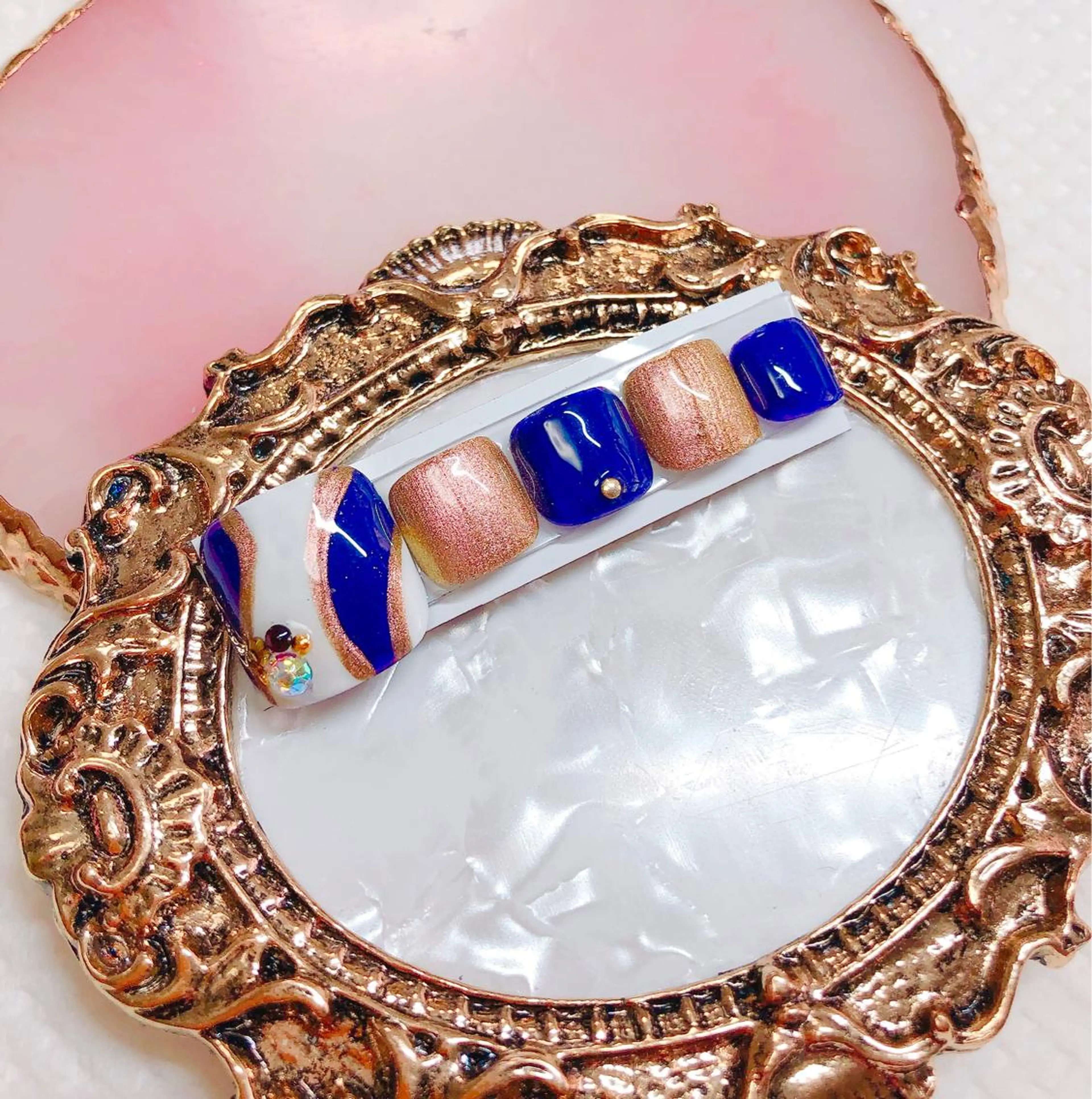 ネイル フットネイル フットネイル CROWN プライベートサロンのネイルデザイン