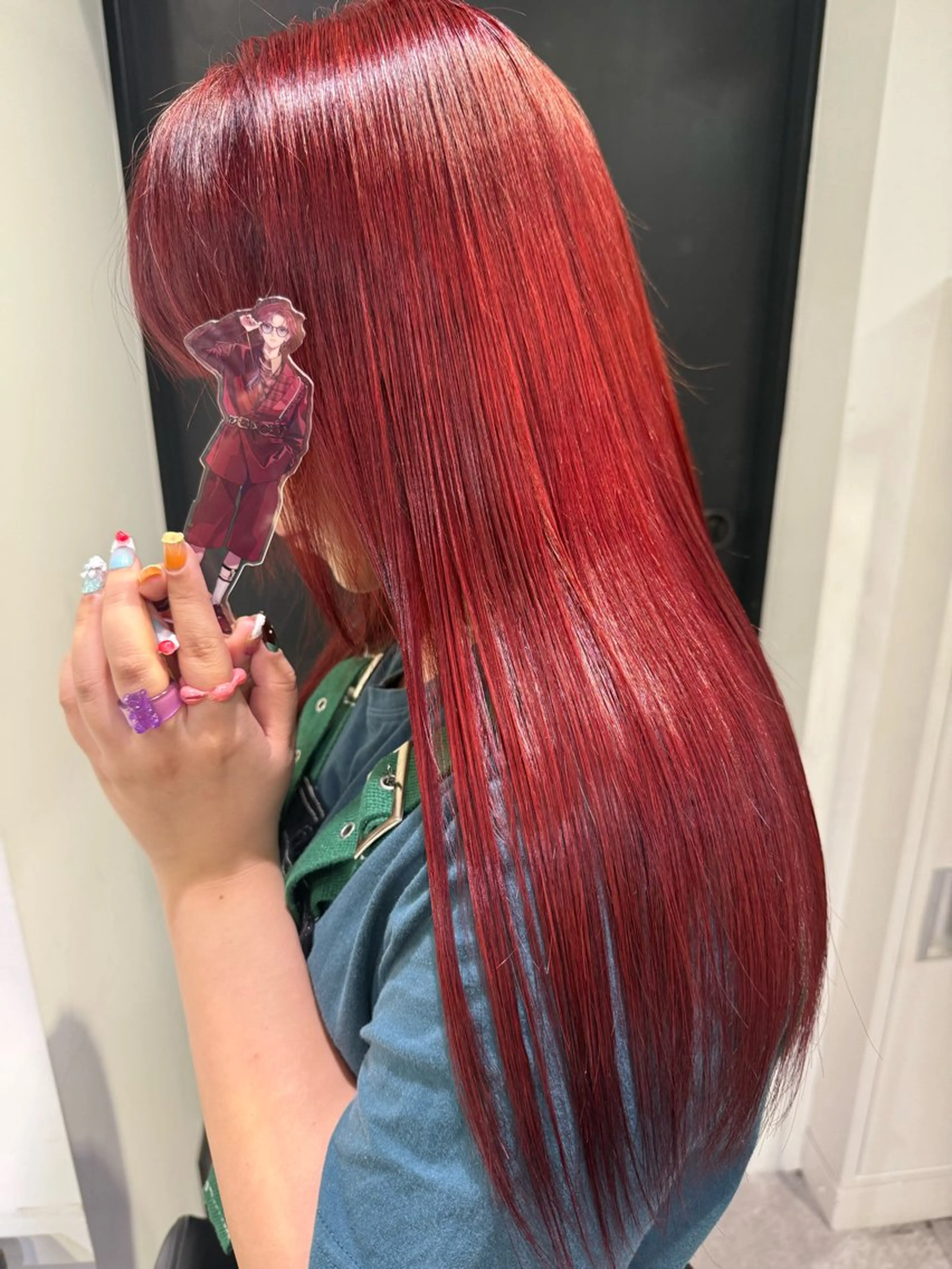 ミディアム カラー ブリーチ ボルドーカラー ケアブリーチ ダブルカラー レッドカラー ヘアカラー インナーカラー 推し ブリーチ  髪質改善のヘアスタイル